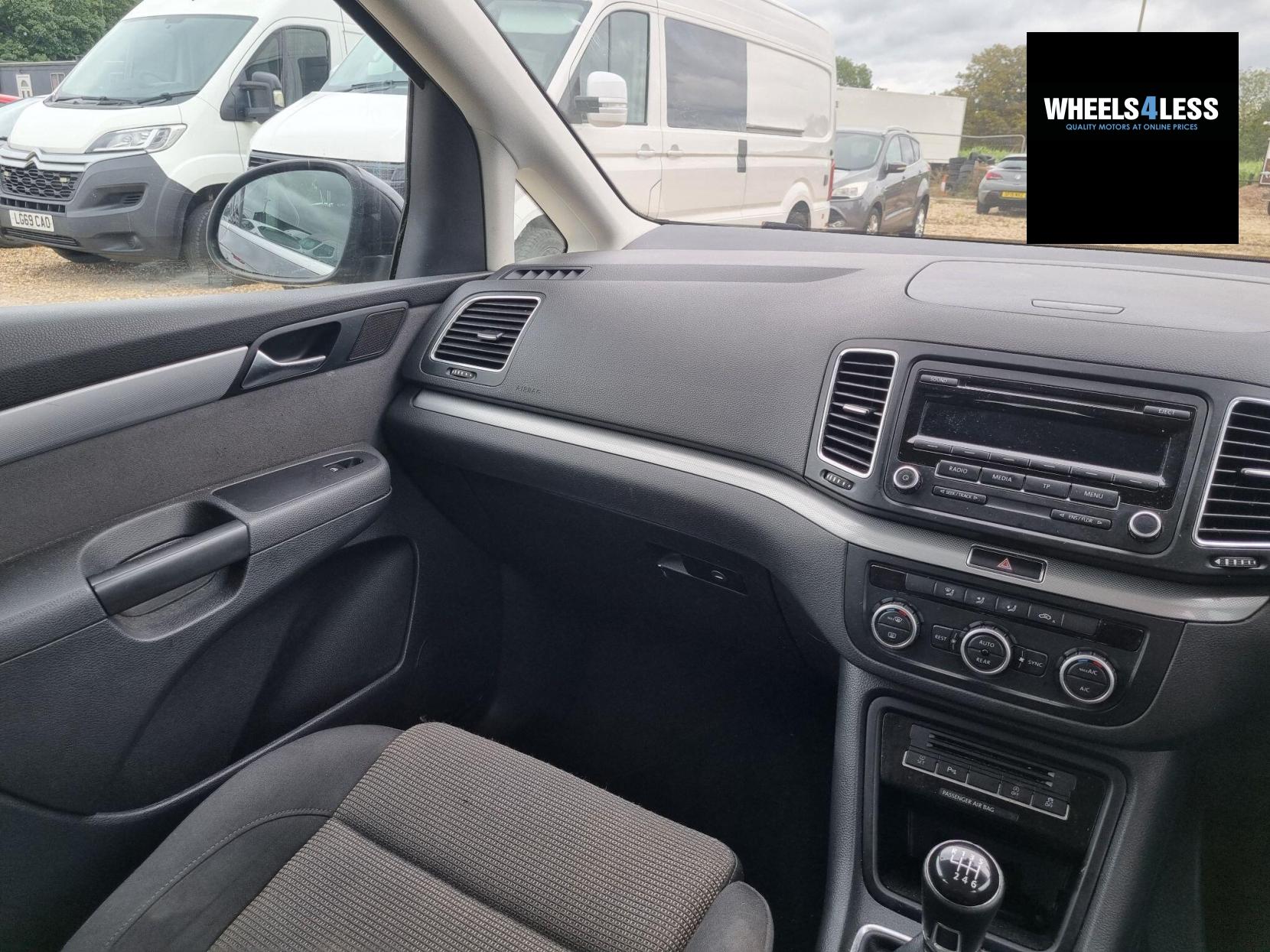 Volkswagen Sharan 2.0 TDI BlueMotion Tech SE Euro 5 (s/s) 5dr