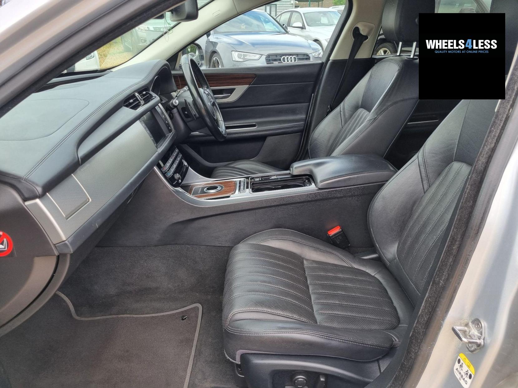 Jaguar XF 2.0d Portfolio Auto Euro 6 (s/s) 4dr