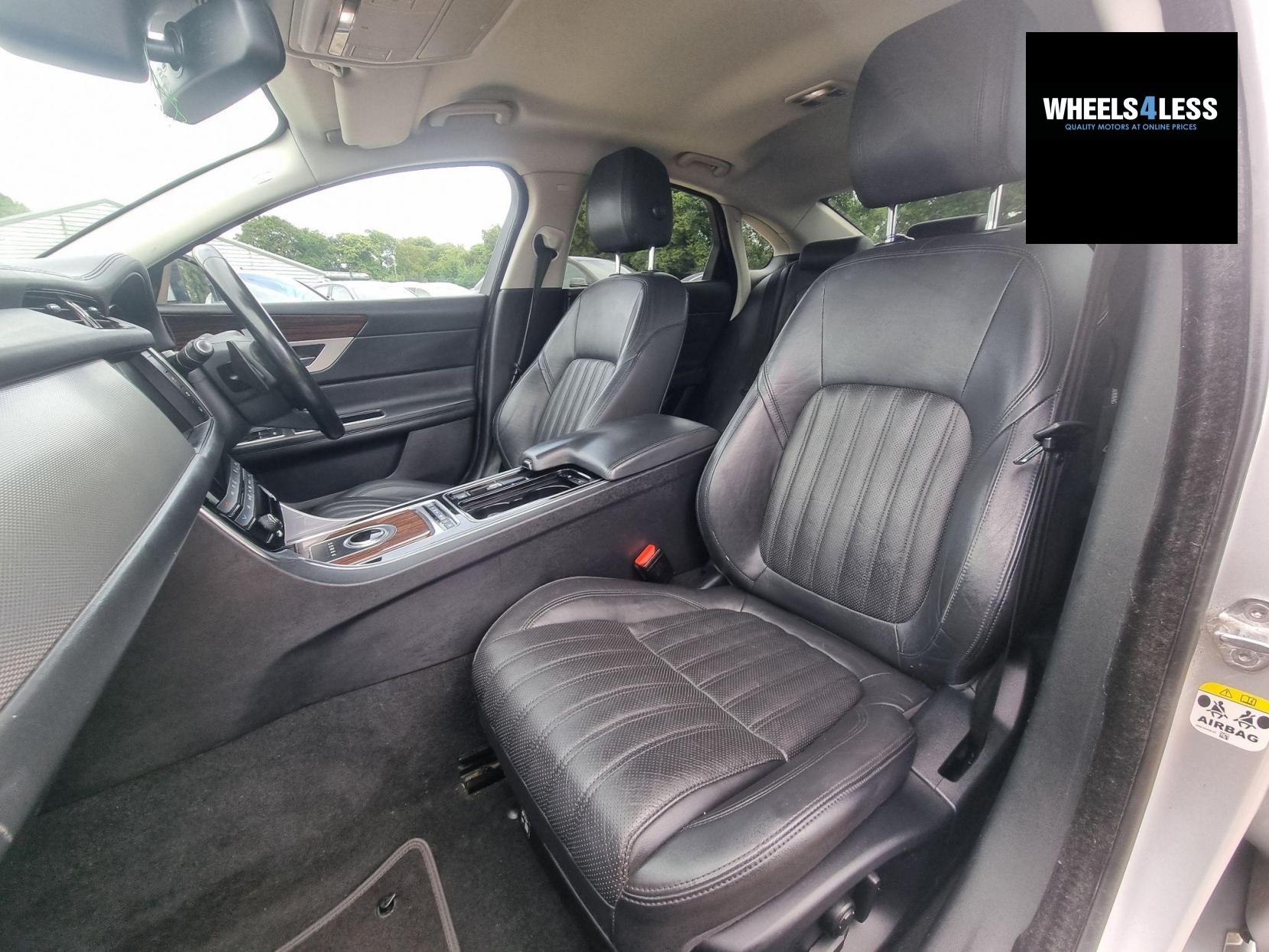 Jaguar XF 2.0d Portfolio Auto Euro 6 (s/s) 4dr