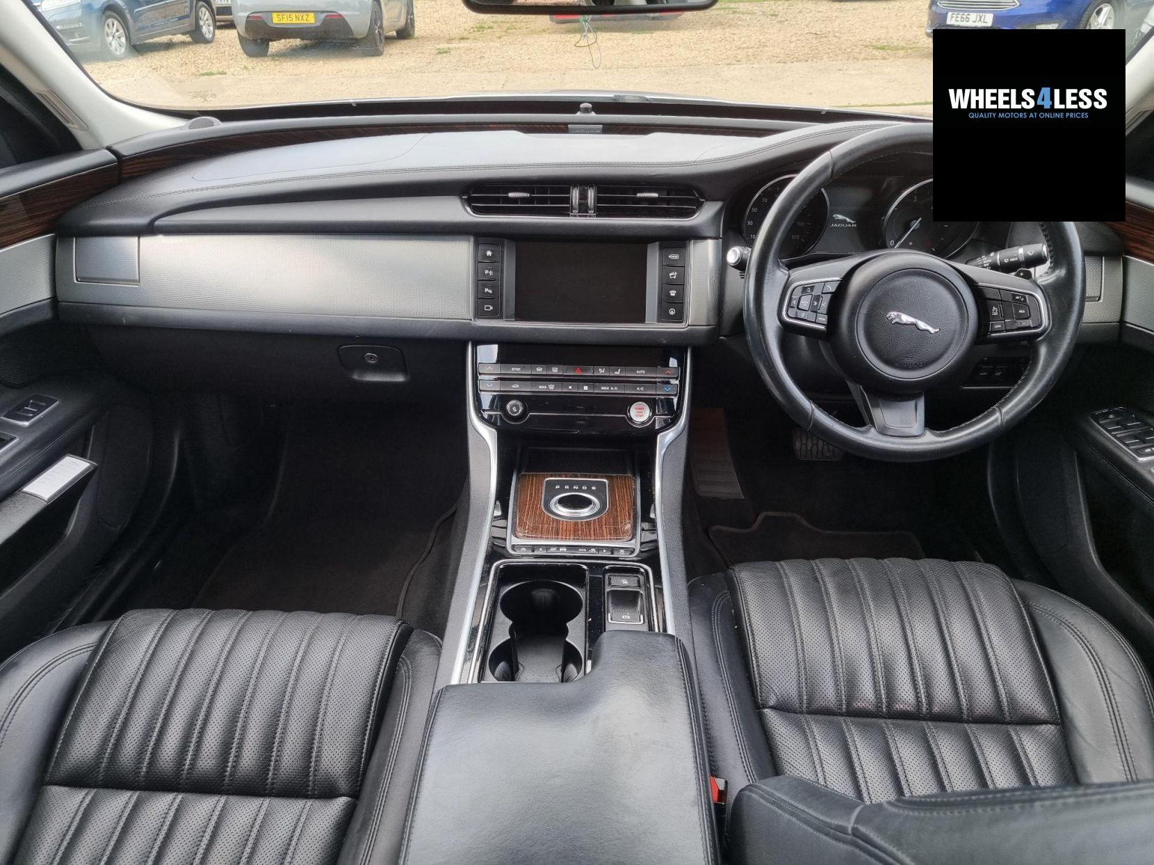 Jaguar XF 2.0d Portfolio Auto Euro 6 (s/s) 4dr