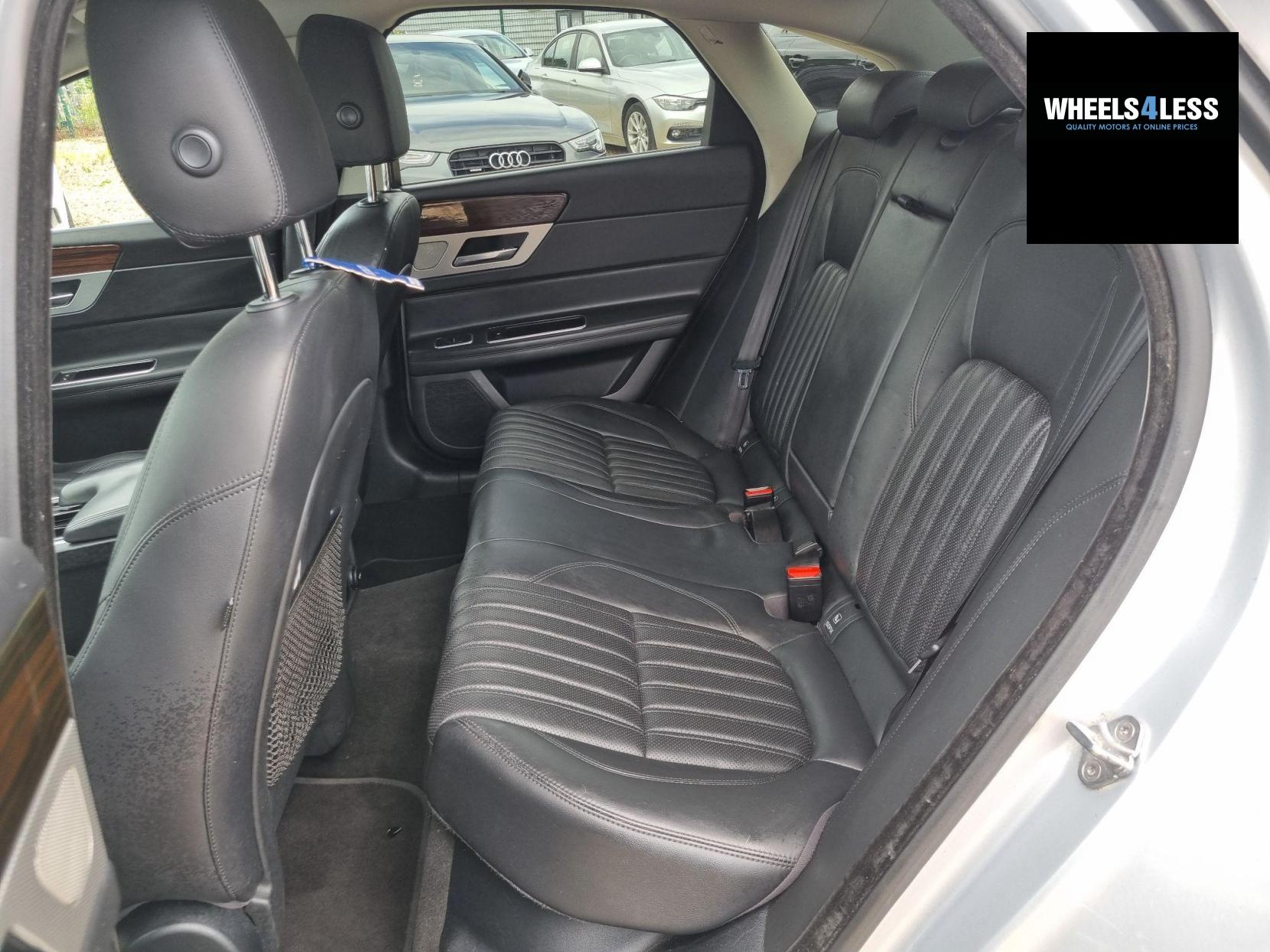 Jaguar XF 2.0d Portfolio Auto Euro 6 (s/s) 4dr