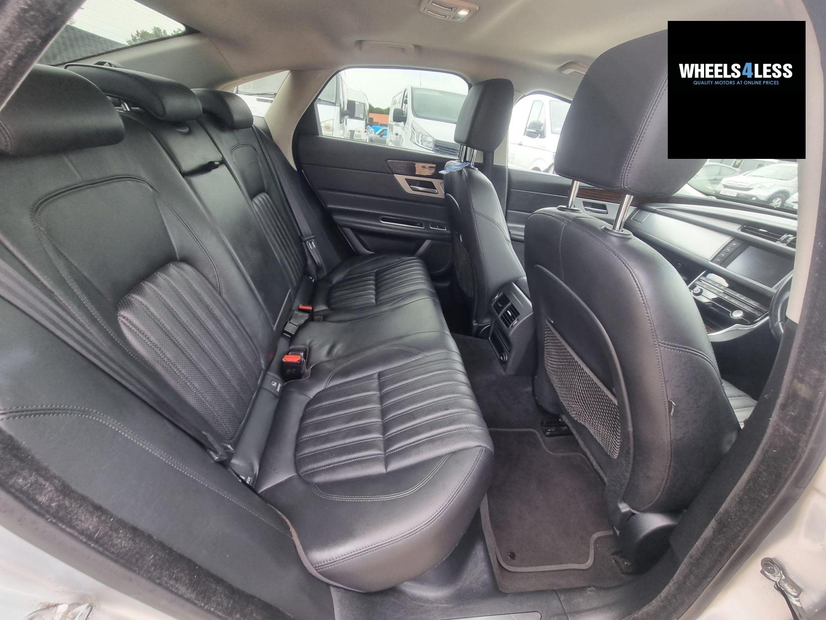 Jaguar XF 2.0d Portfolio Auto Euro 6 (s/s) 4dr