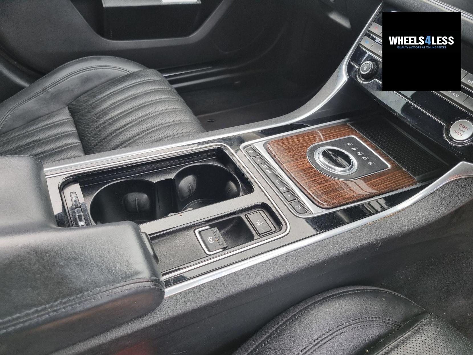 Jaguar XF 2.0d Portfolio Auto Euro 6 (s/s) 4dr