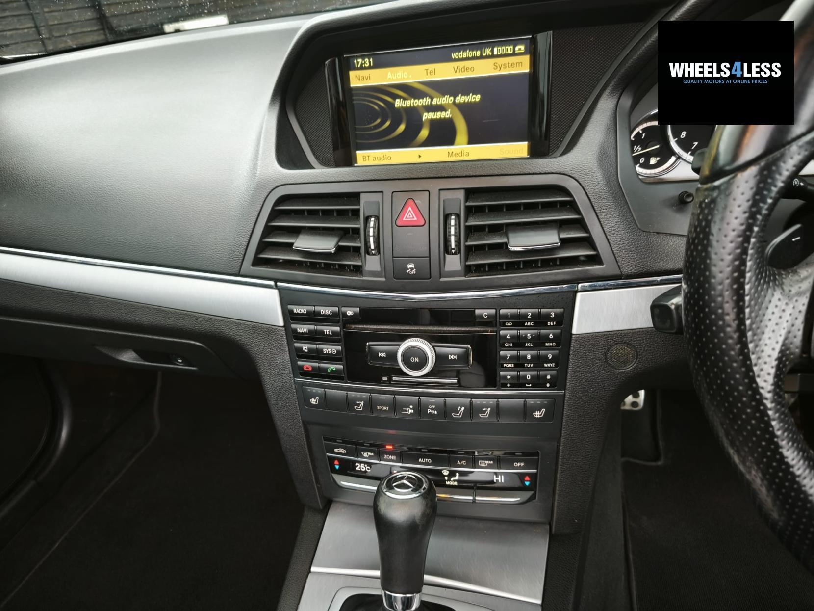 Mercedes-Benz E Class 3.0 E350 CDI V6 BlueEfficiency Sport Cabriolet 2dr Diesel G-Tronic Euro 5 (231 ps)