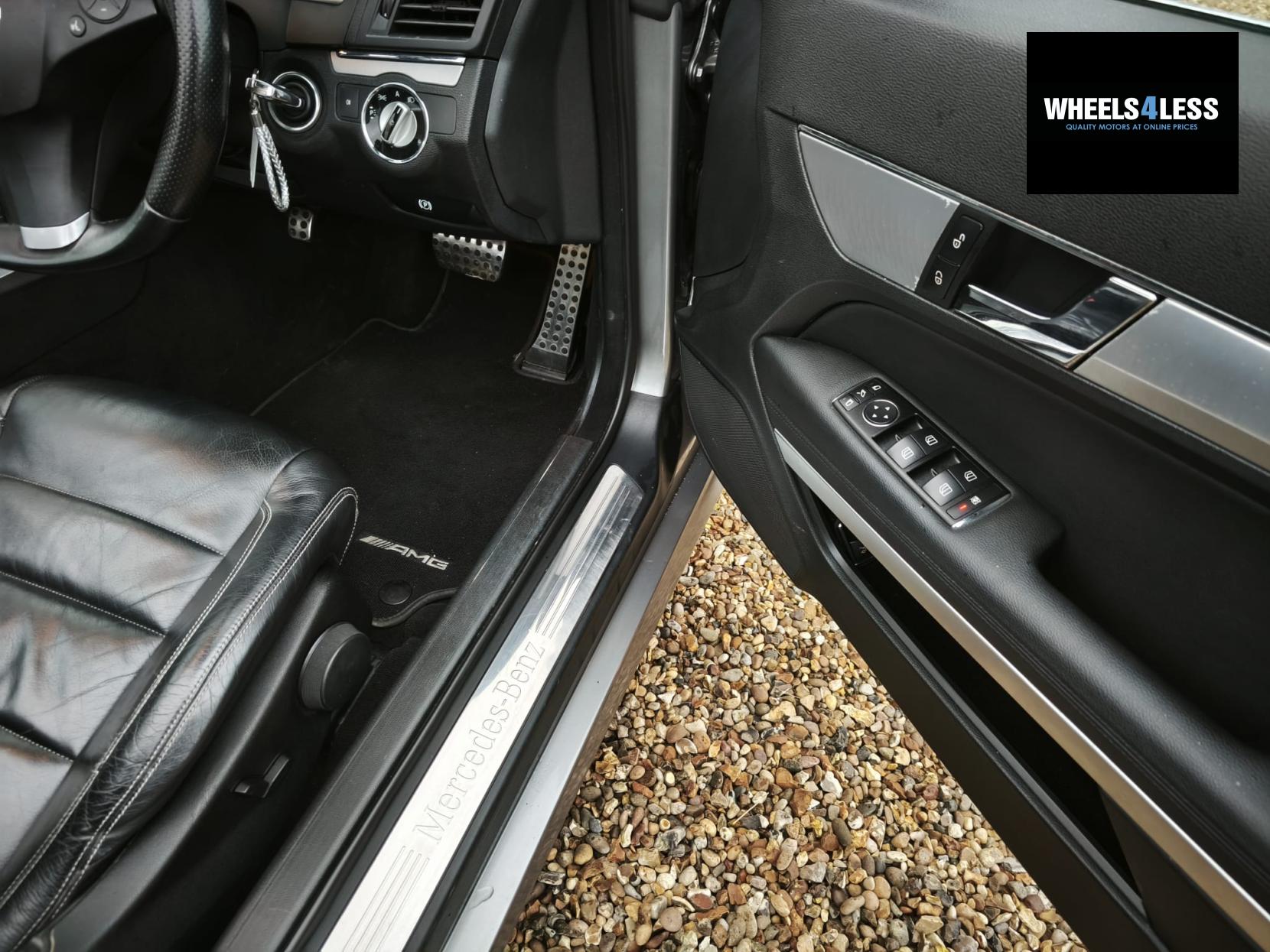 Mercedes-Benz E Class 3.0 E350 CDI V6 BlueEfficiency Sport Cabriolet 2dr Diesel G-Tronic Euro 5 (231 ps)