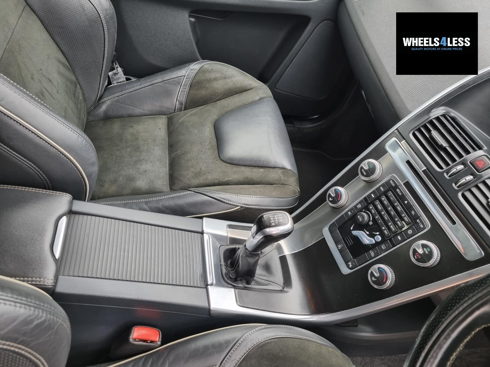 Volvo XC60 2.0 D4 R-Design Nav SUV 5dr Diesel Manual Euro 6 (s/s) (181 ps)