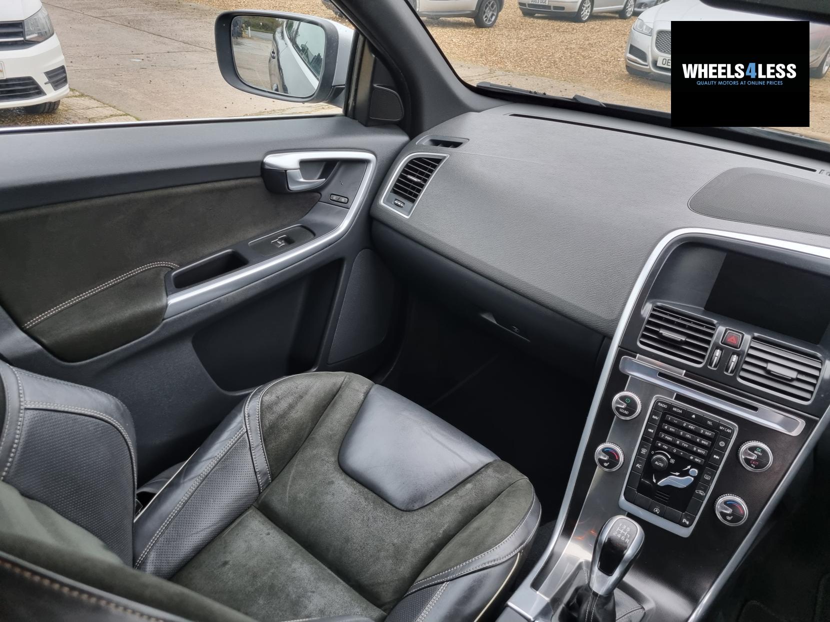 Volvo XC60 2.0 D4 R-Design Nav SUV 5dr Diesel Manual Euro 6 (s/s) (181 ps)