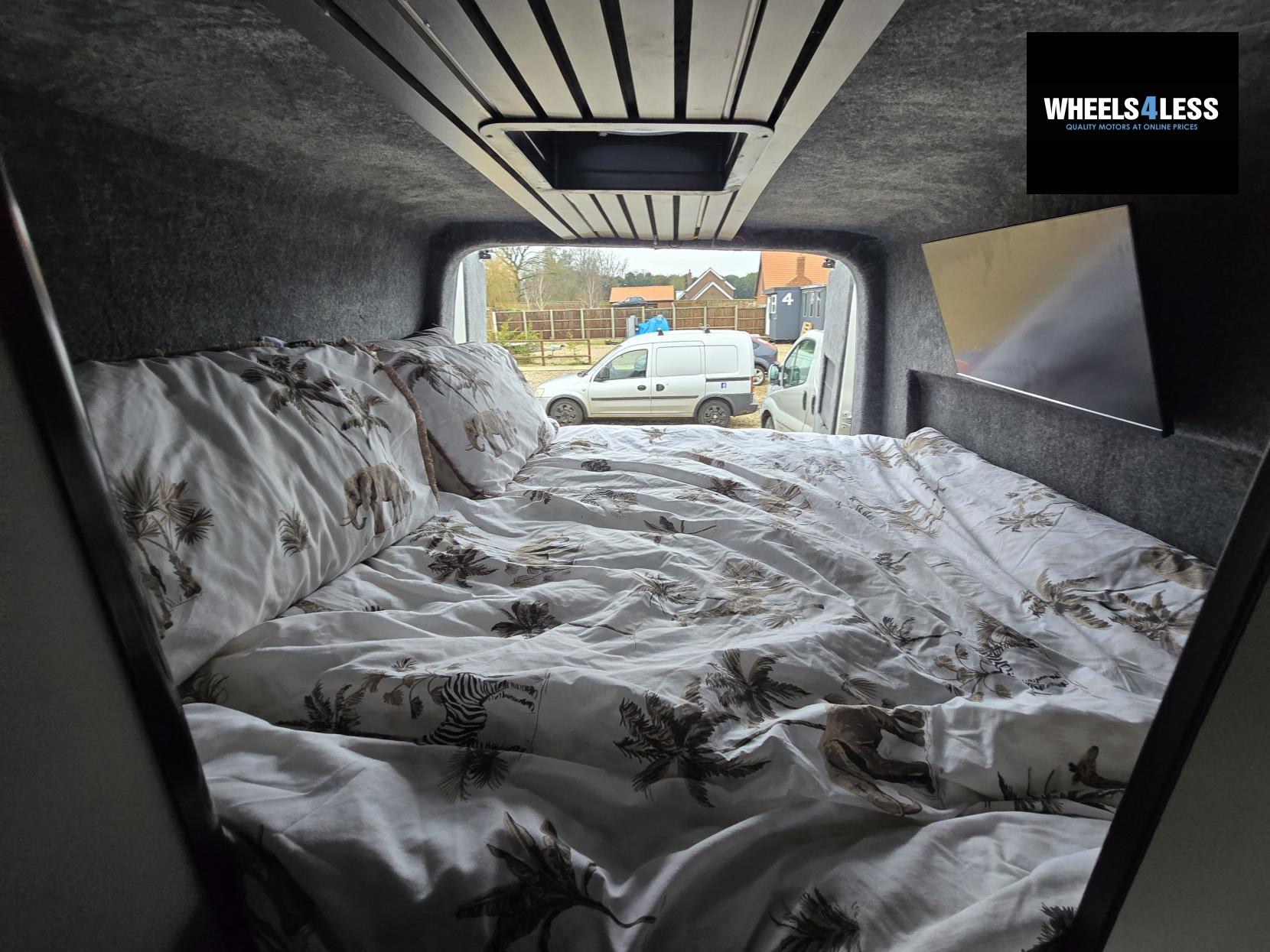 Volkswagen Crafter 2.0 TDI CR35 BlueMotion Tech Trendline Panel Van 5dr Diesel Manual FWD LWB High Roof Euro 6 (s/s) (102 ps)