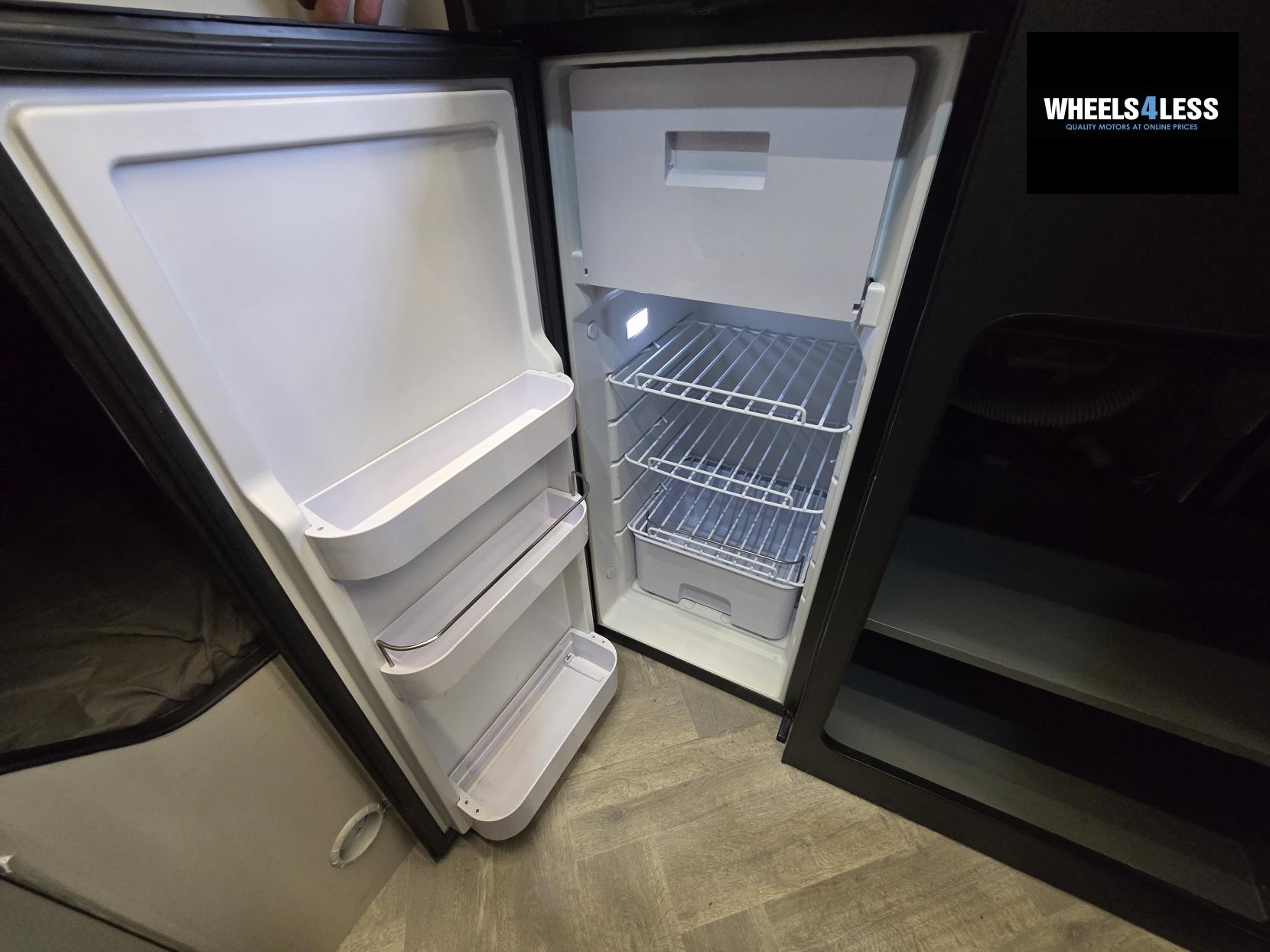 Volkswagen Crafter 2.0 TDI CR35 BlueMotion Tech Trendline Panel Van 5dr Diesel Manual FWD LWB High Roof Euro 6 (s/s) (102 ps)