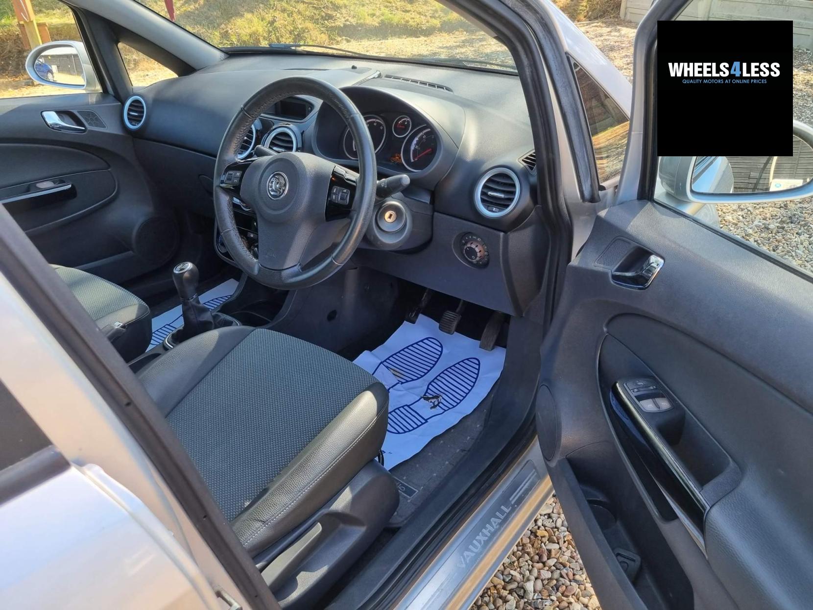 Vauxhall Corsa 1.4i 16v Design 5dr (a/c)