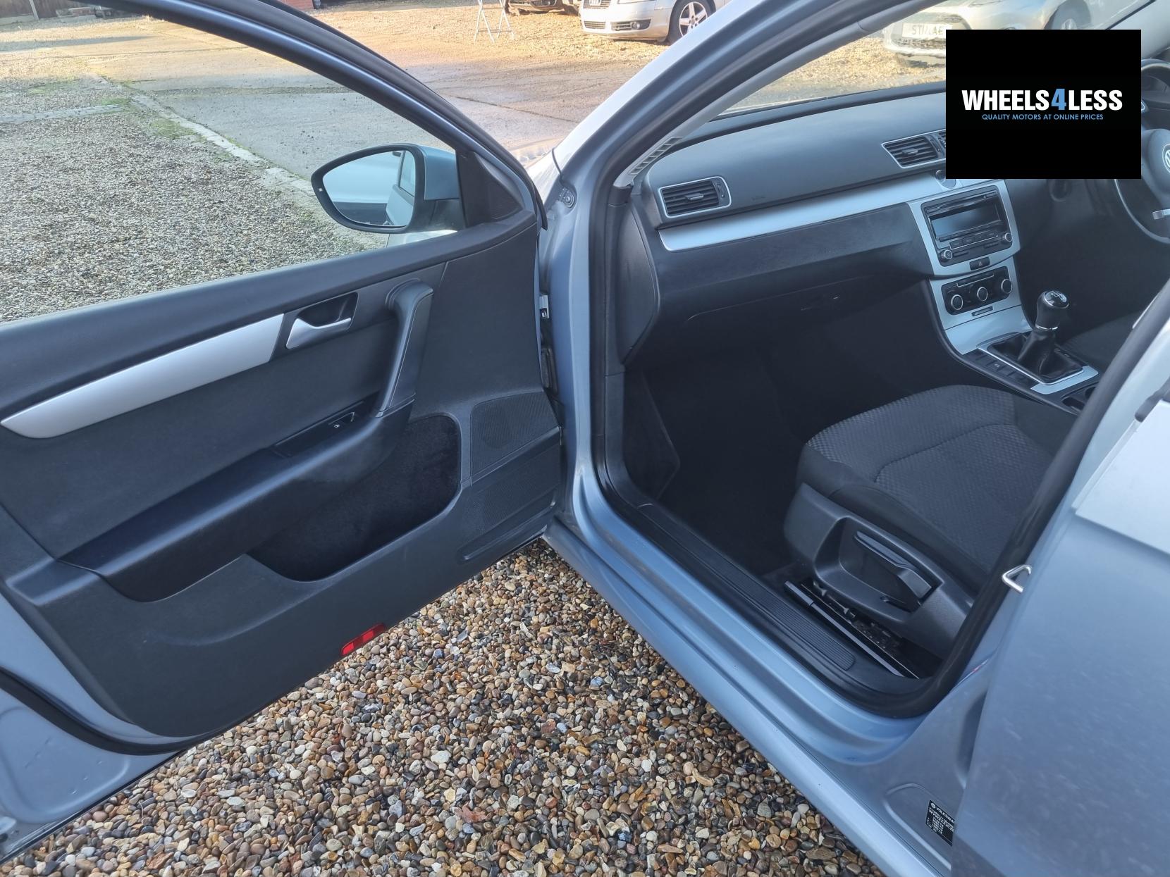 Volkswagen Passat 1.6 TDI BlueMotion Tech S Estate 5dr Diesel Manual Euro 5 (s/s) (105 ps)