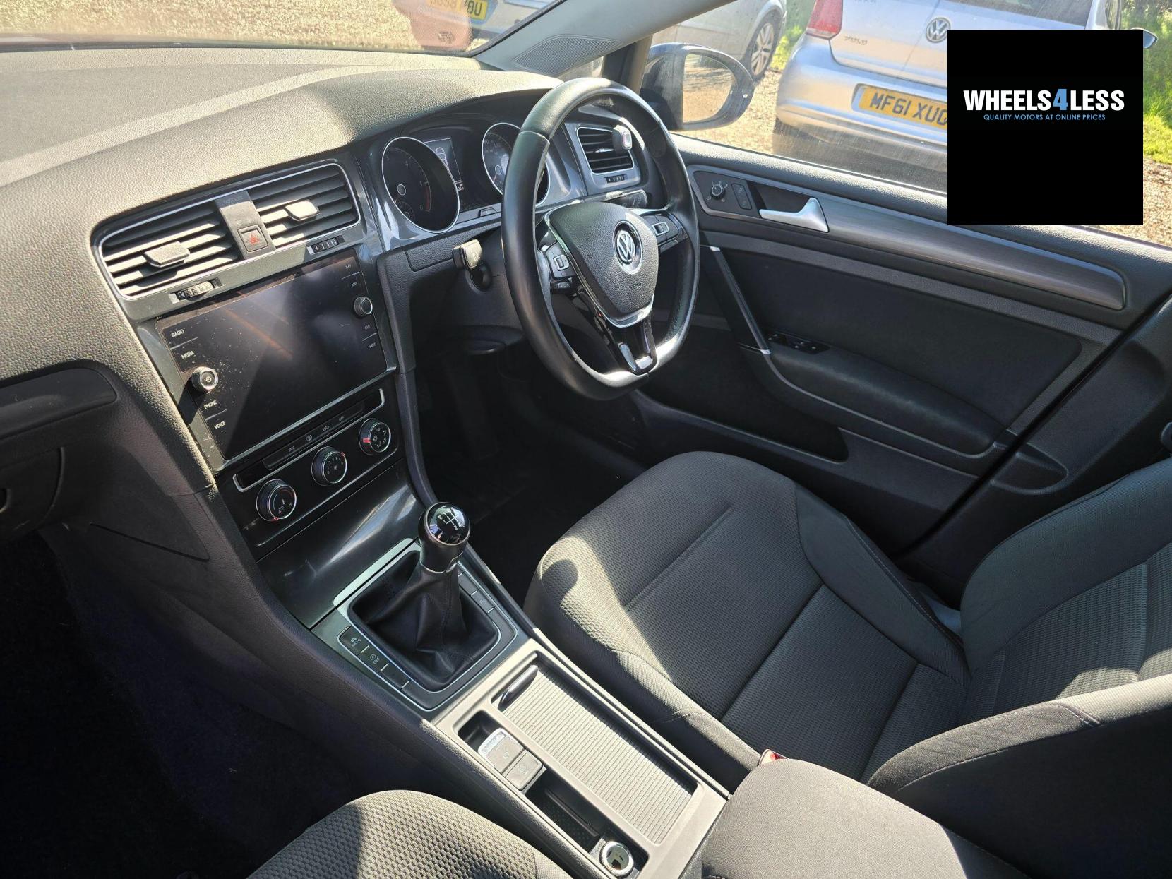 Volkswagen Golf 1.6 TDI SE Nav Euro 6 (s/s) 5dr