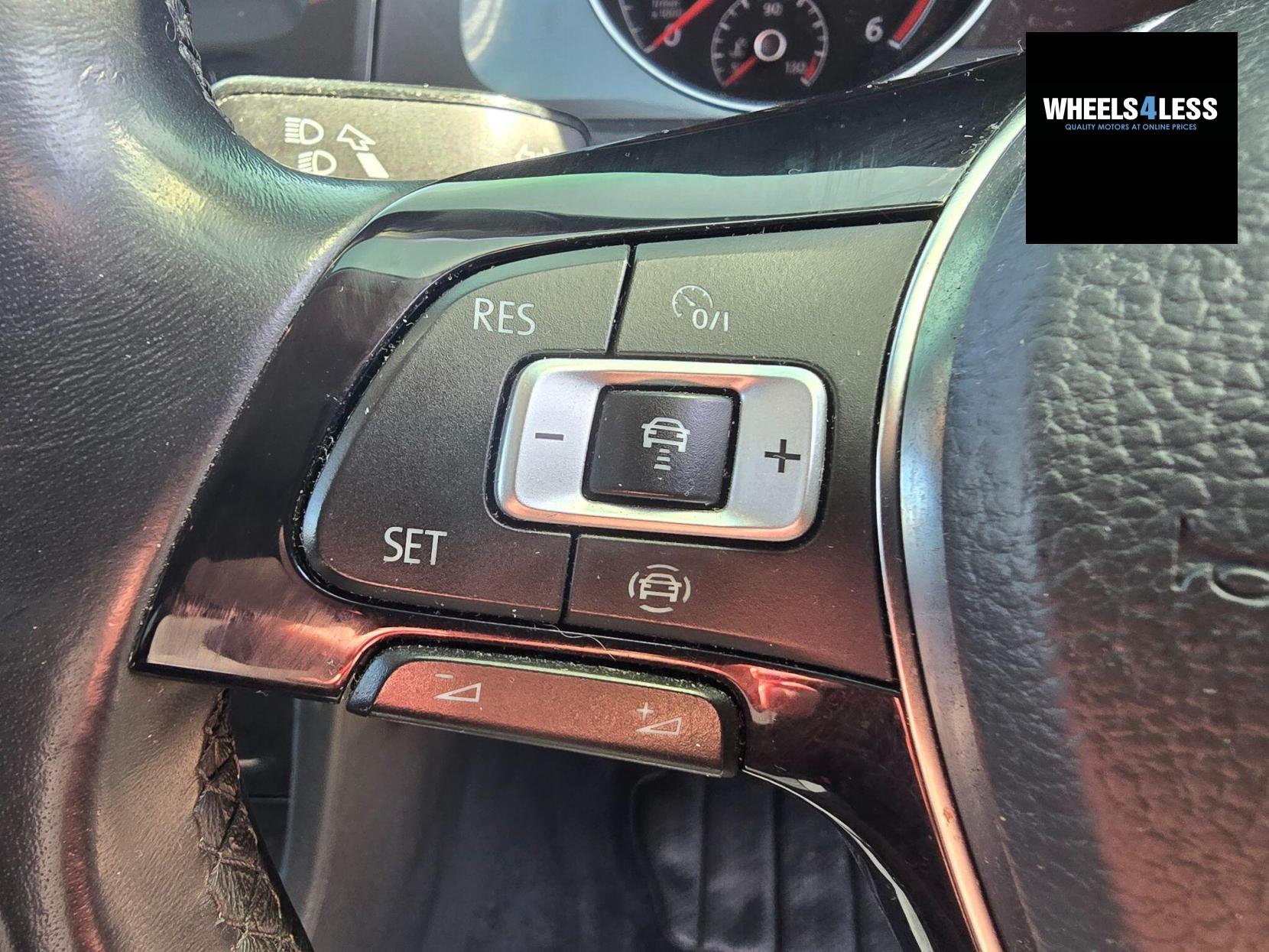 Volkswagen Golf 1.6 TDI SE Nav Euro 6 (s/s) 5dr