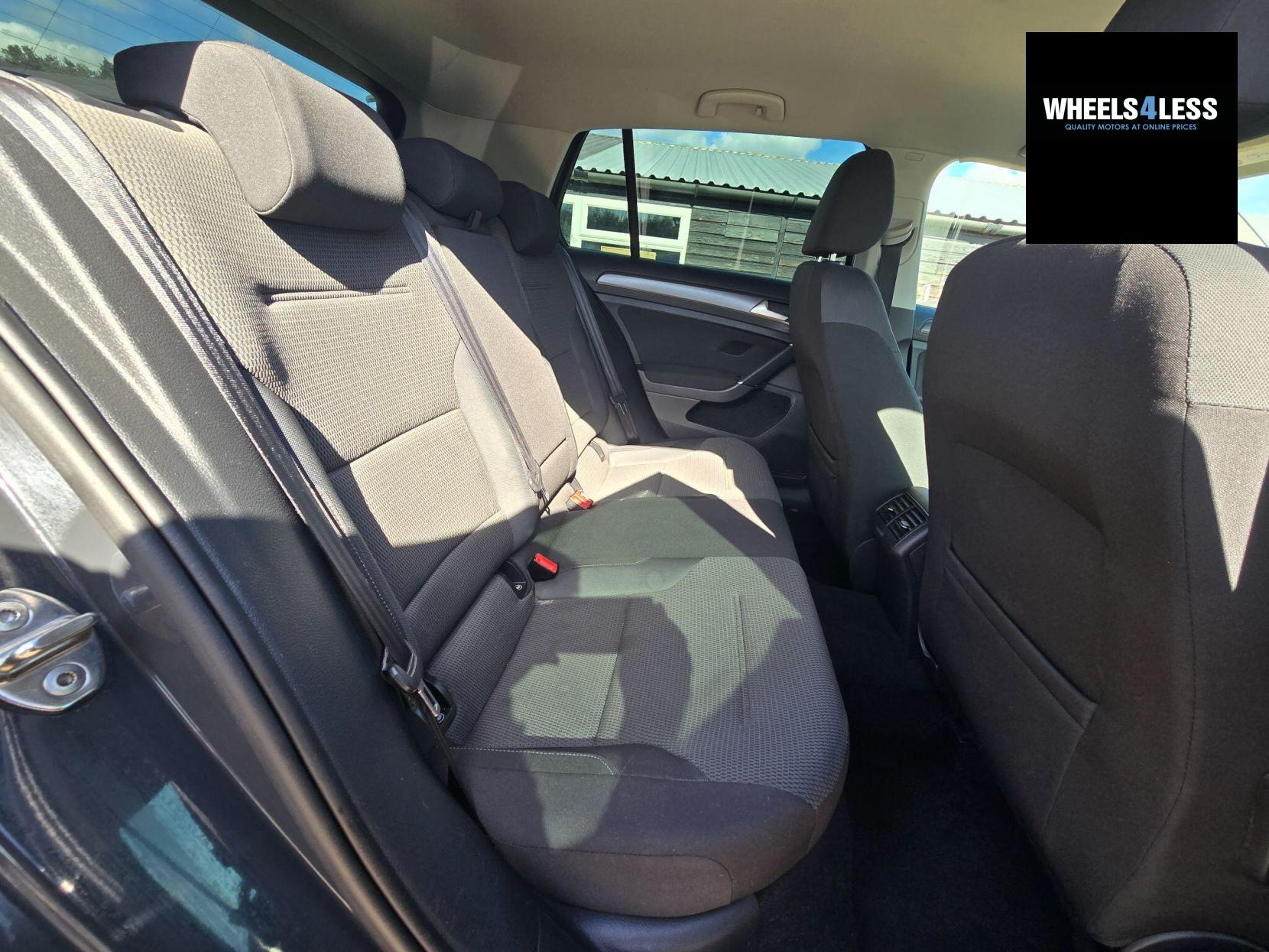 Volkswagen Golf 1.6 TDI SE Nav Euro 6 (s/s) 5dr