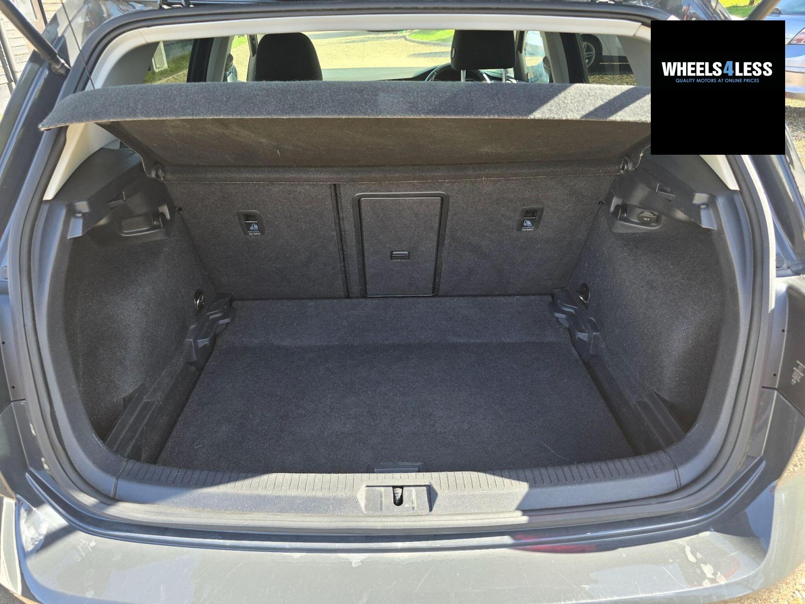 Volkswagen Golf 1.6 TDI SE Nav Euro 6 (s/s) 5dr