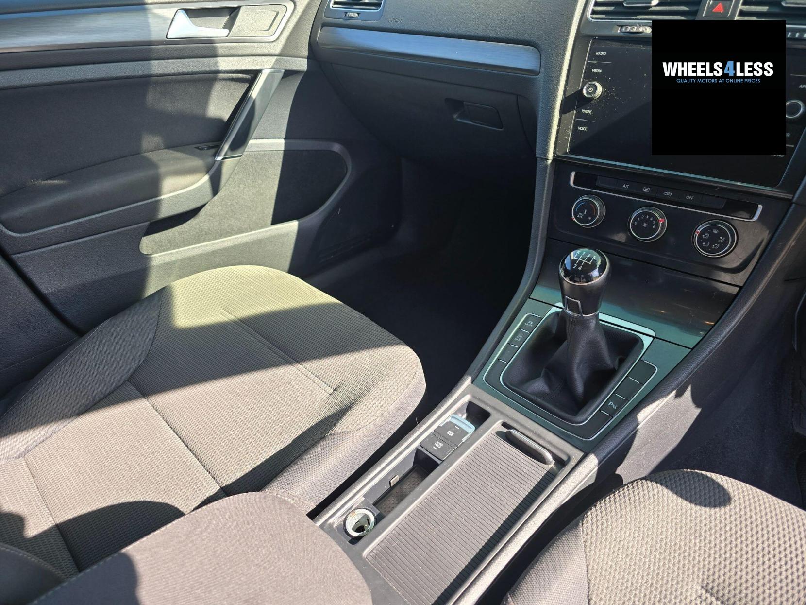 Volkswagen Golf 1.6 TDI SE Nav Euro 6 (s/s) 5dr