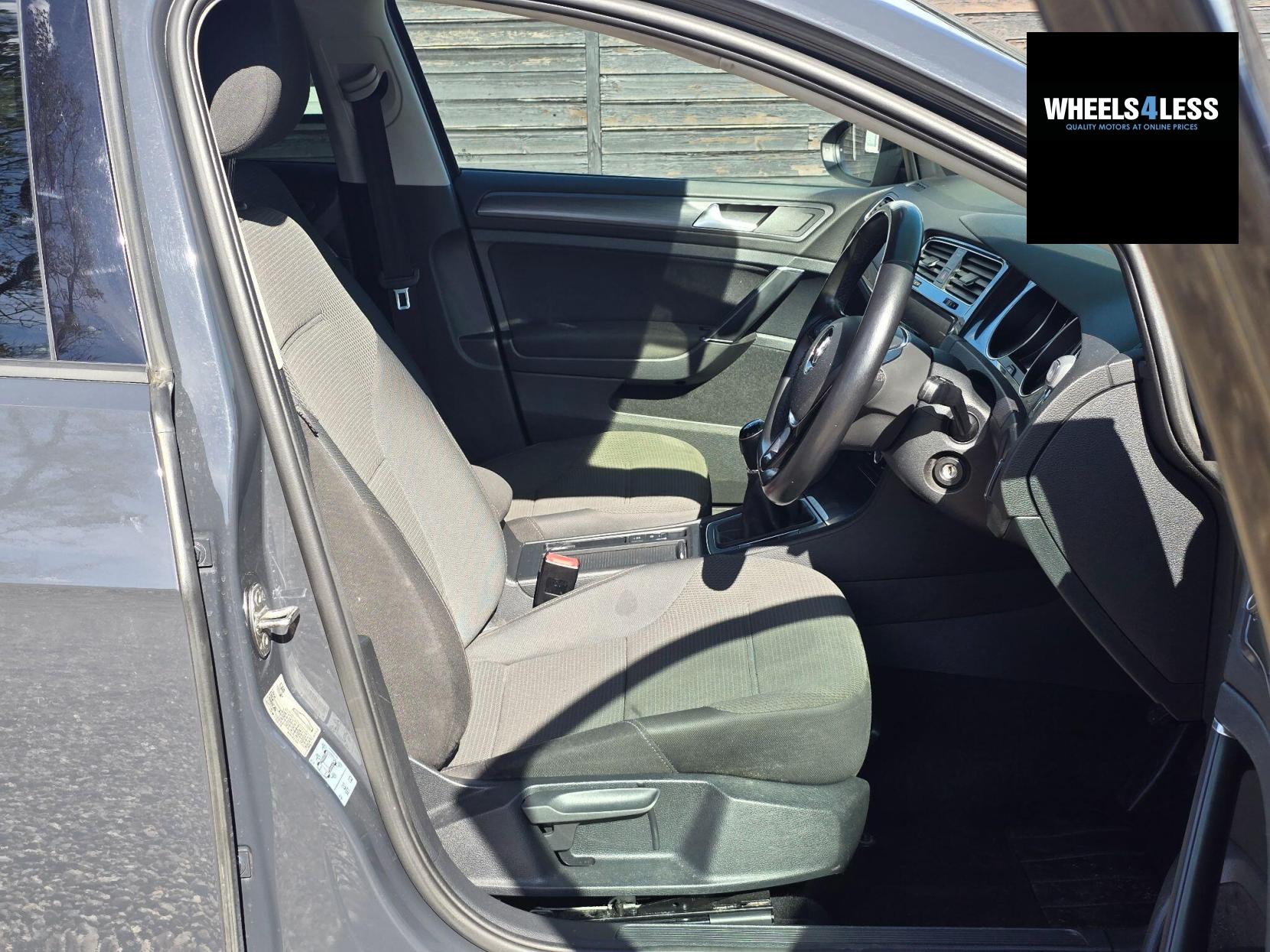 Volkswagen Golf 1.6 TDI SE Nav Euro 6 (s/s) 5dr