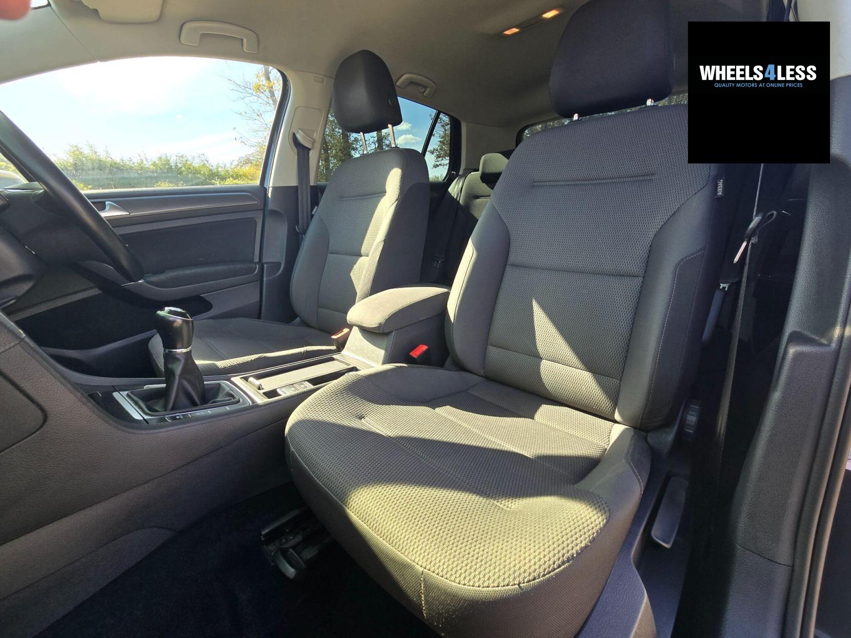 Volkswagen Golf 1.6 TDI SE Nav Euro 6 (s/s) 5dr