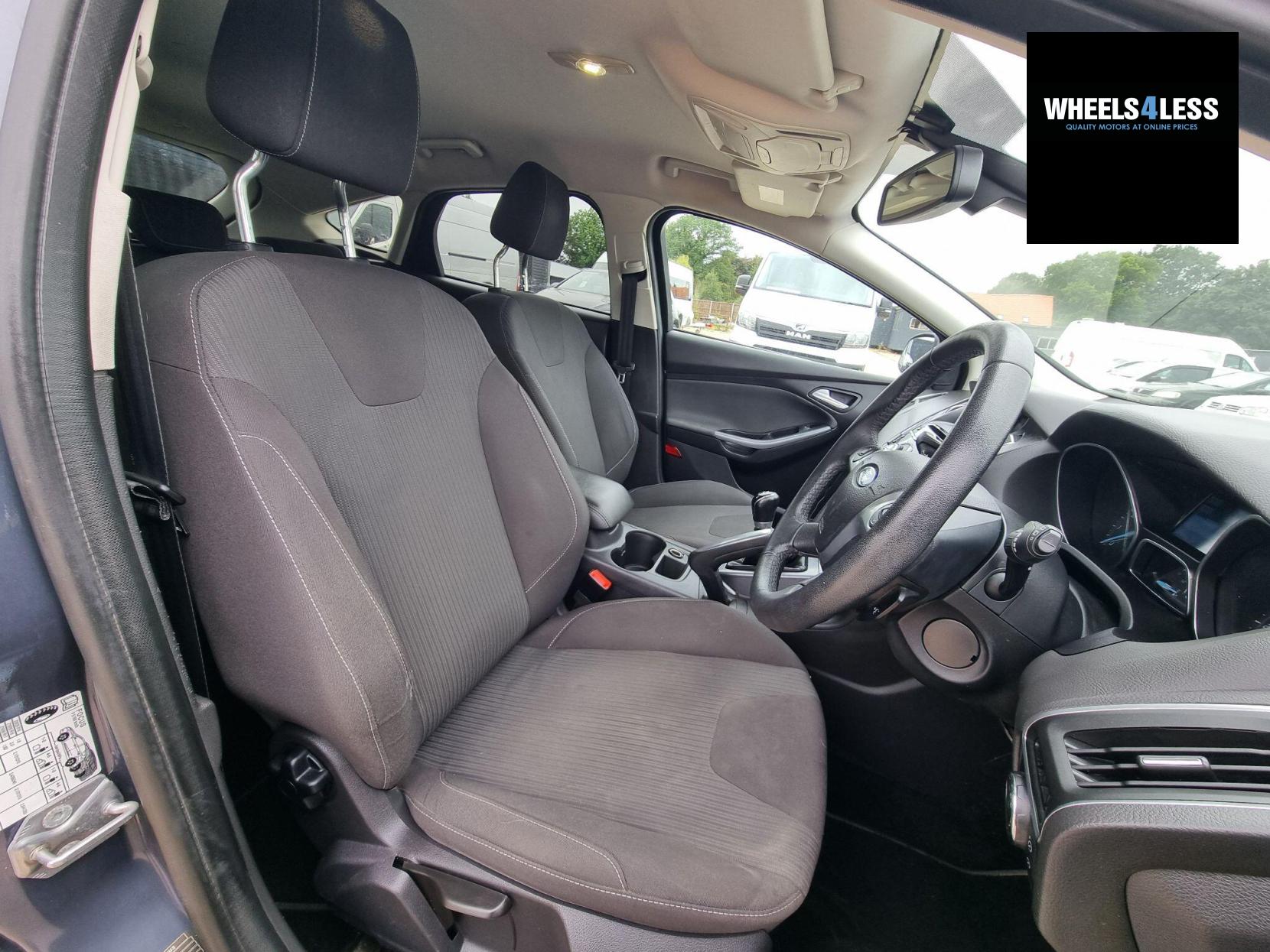 Ford Focus 1.6 Titanium Euro 5 5dr