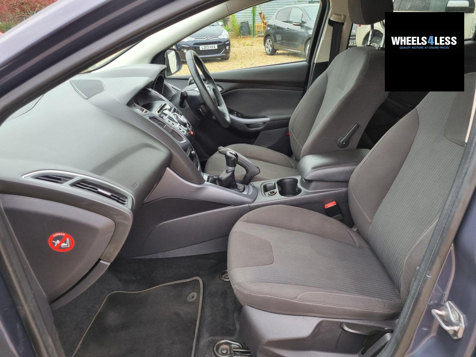 Ford Focus 1.6 Titanium Euro 5 5dr