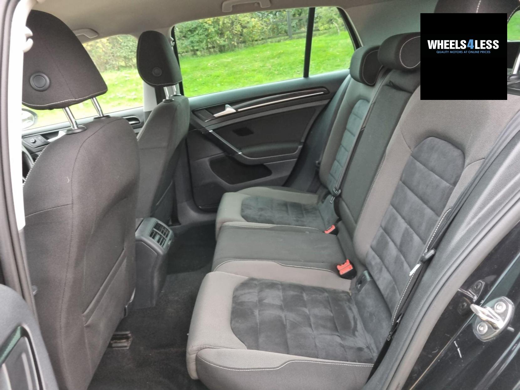 Volkswagen Golf 2.0 TDI BlueMotion Tech GT Euro 5 (s/s) 5dr