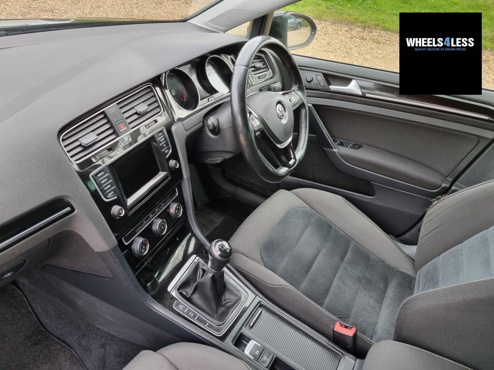 Volkswagen Golf 2.0 TDI BlueMotion Tech GT Euro 5 (s/s) 5dr