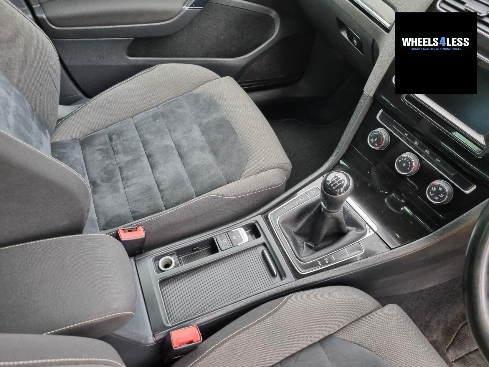 Volkswagen Golf 2.0 TDI BlueMotion Tech GT Euro 5 (s/s) 5dr