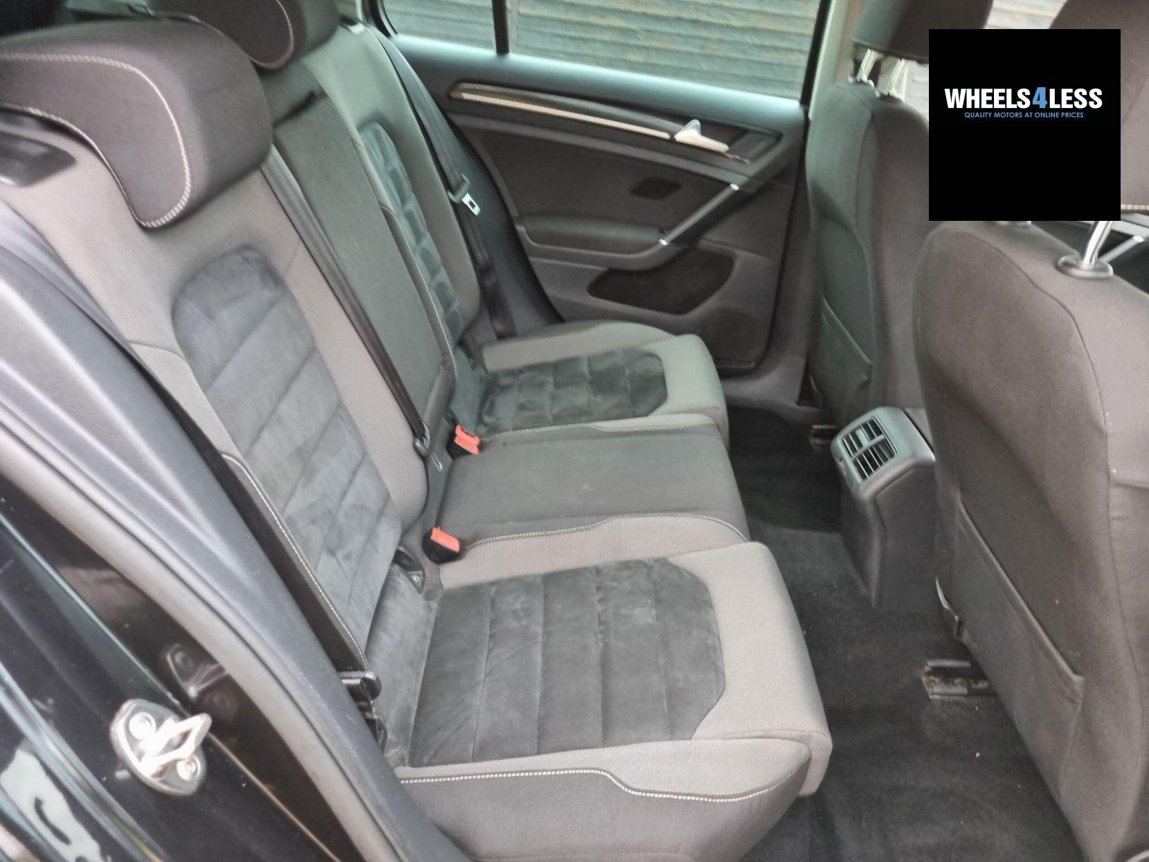 Volkswagen Golf 2.0 TDI BlueMotion Tech GT Euro 5 (s/s) 5dr