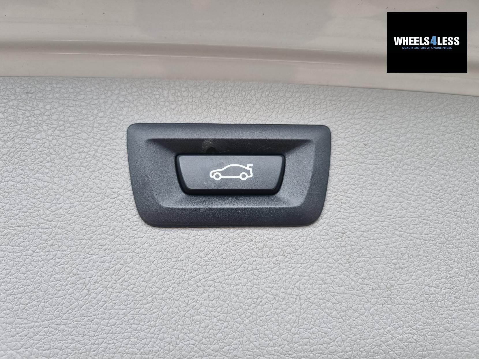 BMW 3 Series 2.0 320d ED EfficientDynamics Business Touring 5dr Diesel Manual Euro 5 (s/s) (163 ps)