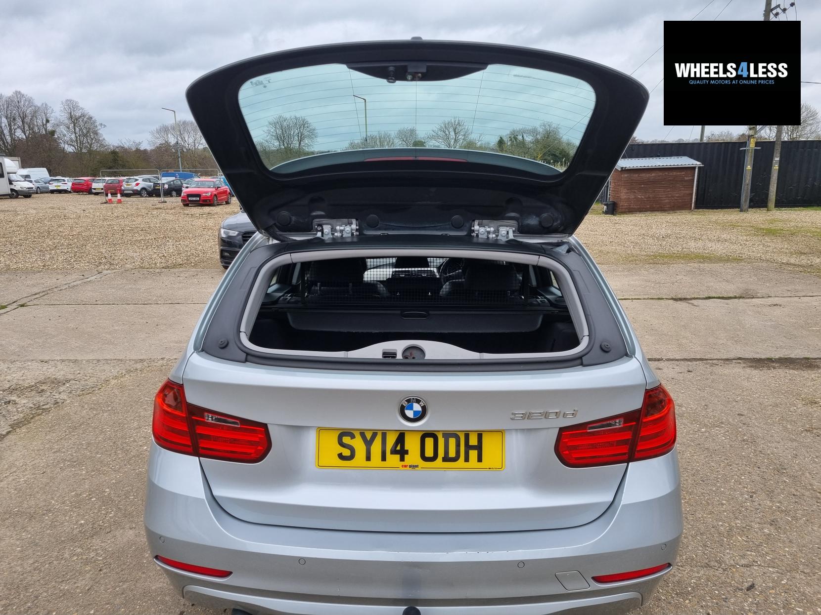 BMW 3 Series 2.0 320d ED EfficientDynamics Business Touring 5dr Diesel Manual Euro 5 (s/s) (163 ps)