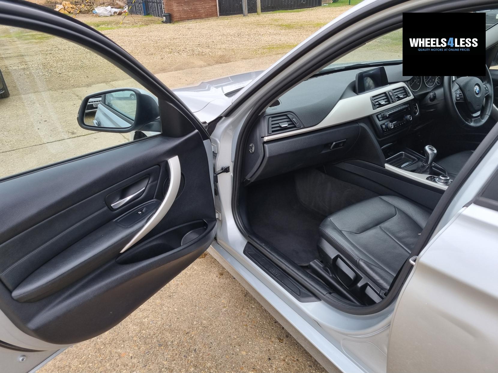 BMW 3 Series 2.0 320d ED EfficientDynamics Business Touring 5dr Diesel Manual Euro 5 (s/s) (163 ps)