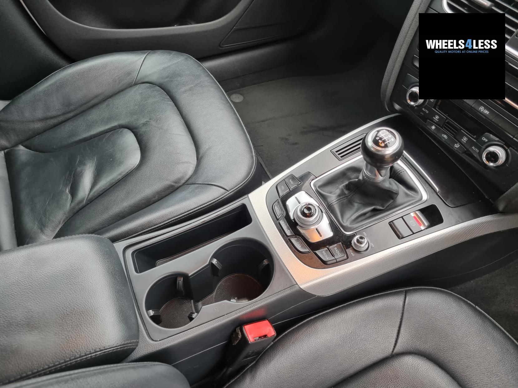 Audi A4 Avant 2.0 TDI ultra SE Technik Estate 5dr Diesel Manual Euro 6 (s/s) (163 ps)