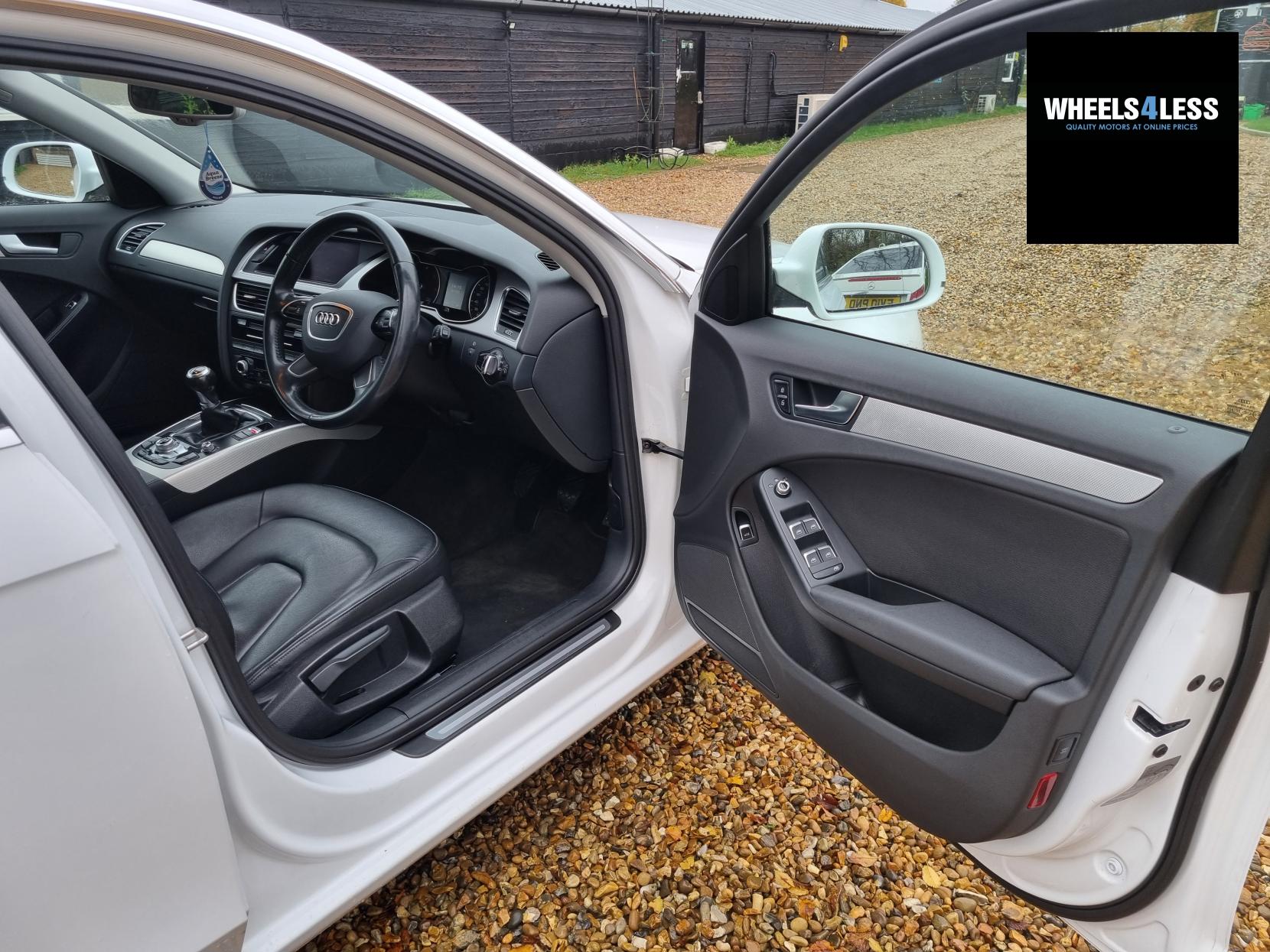 Audi A4 Avant 2.0 TDI ultra SE Technik Estate 5dr Diesel Manual Euro 6 (s/s) (163 ps)