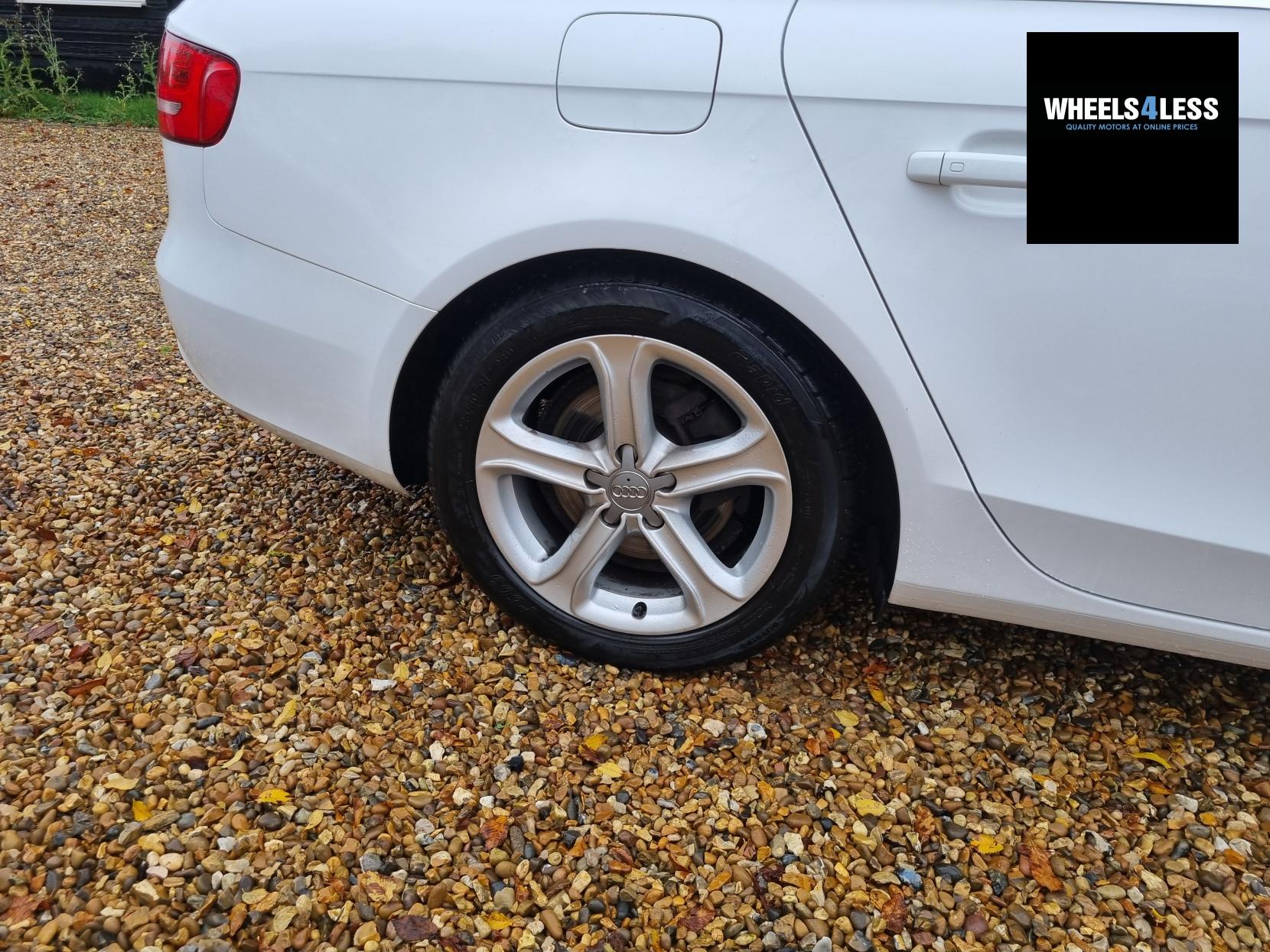 Audi A4 Avant 2.0 TDI ultra SE Technik Estate 5dr Diesel Manual Euro 6 (s/s) (163 ps)