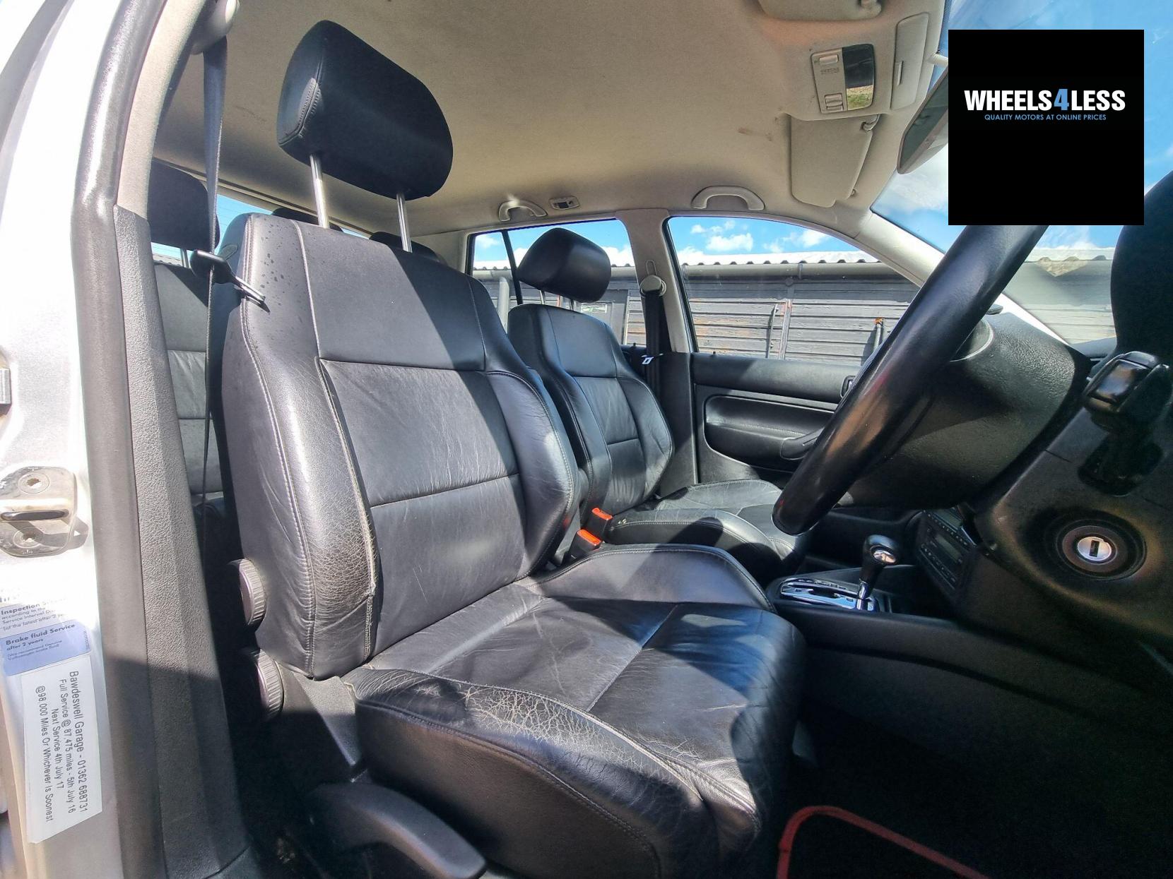 Volkswagen Golf 2.3 VR5 5dr