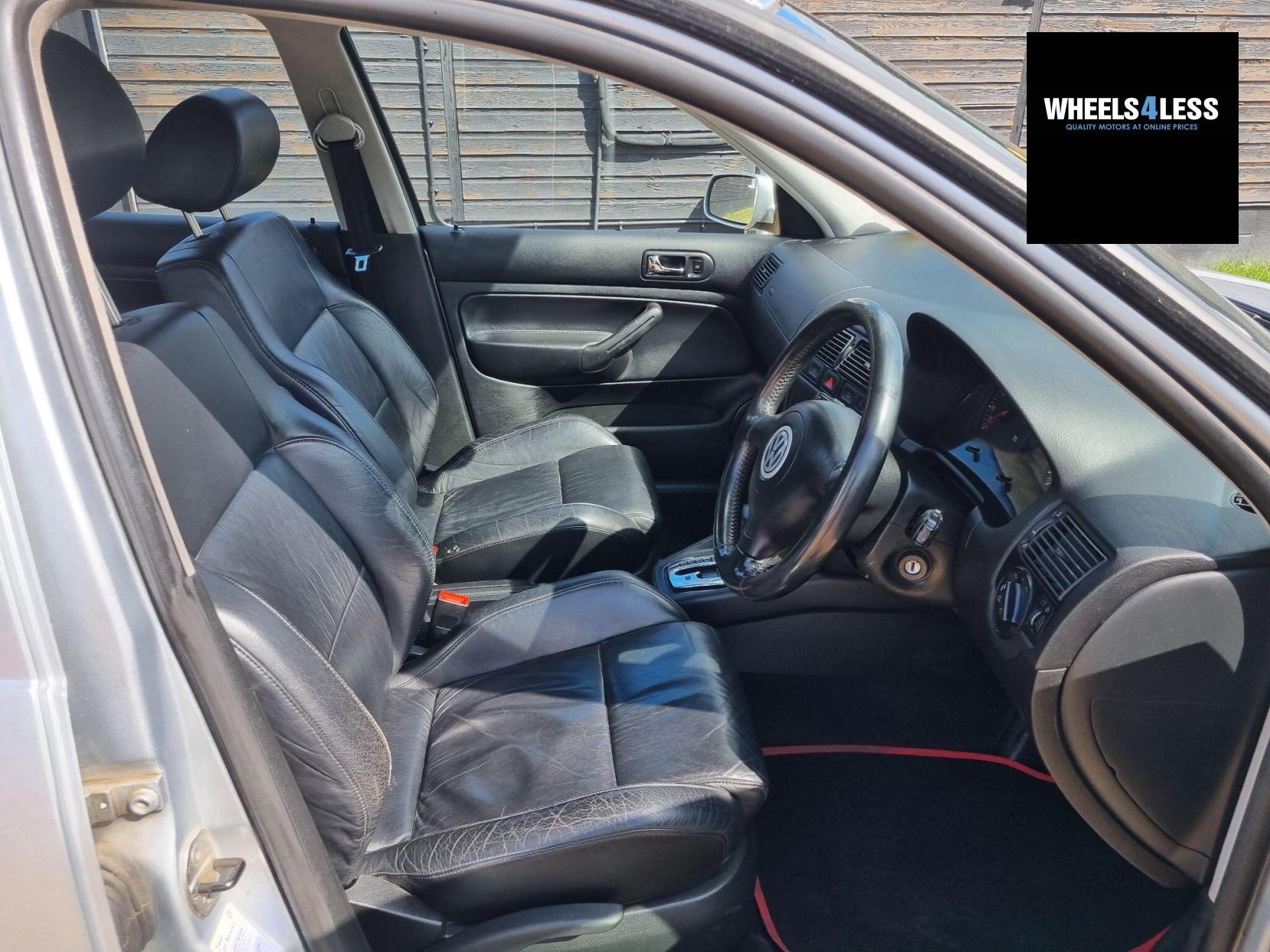 Volkswagen Golf 2.3 VR5 5dr