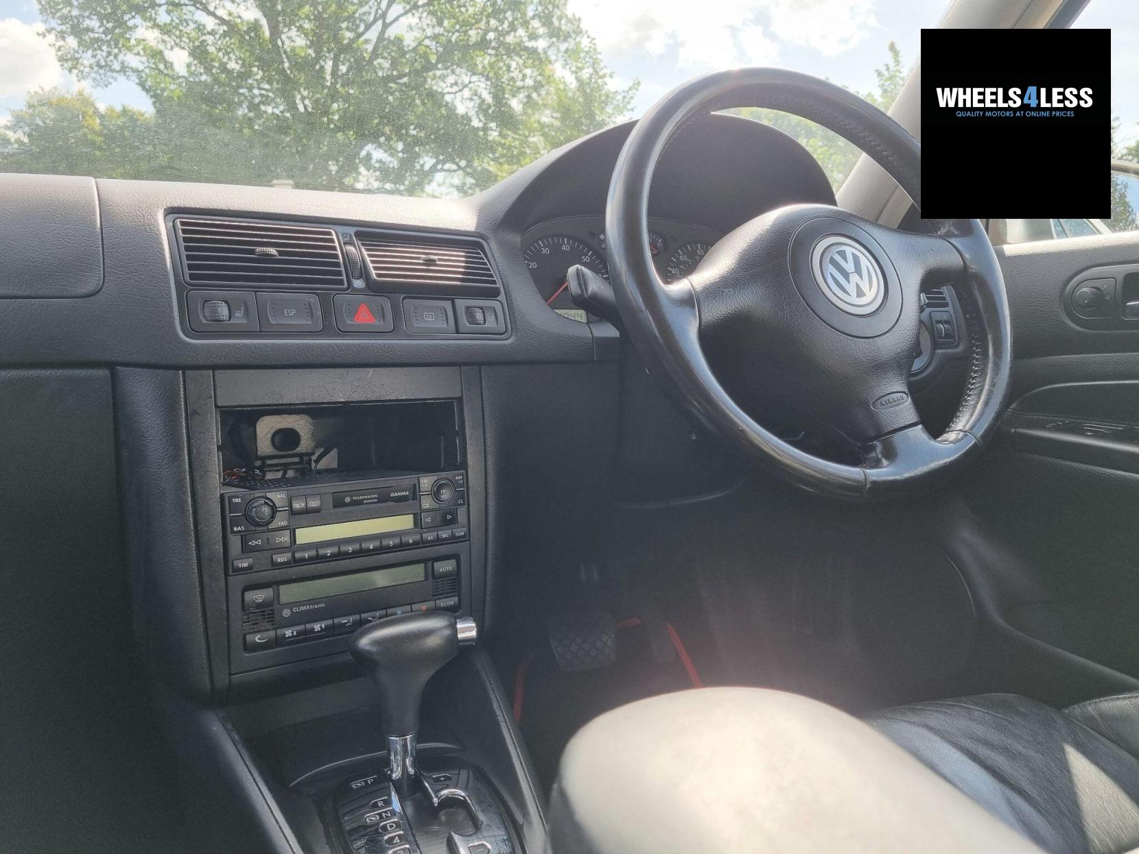 Volkswagen Golf 2.3 VR5 5dr