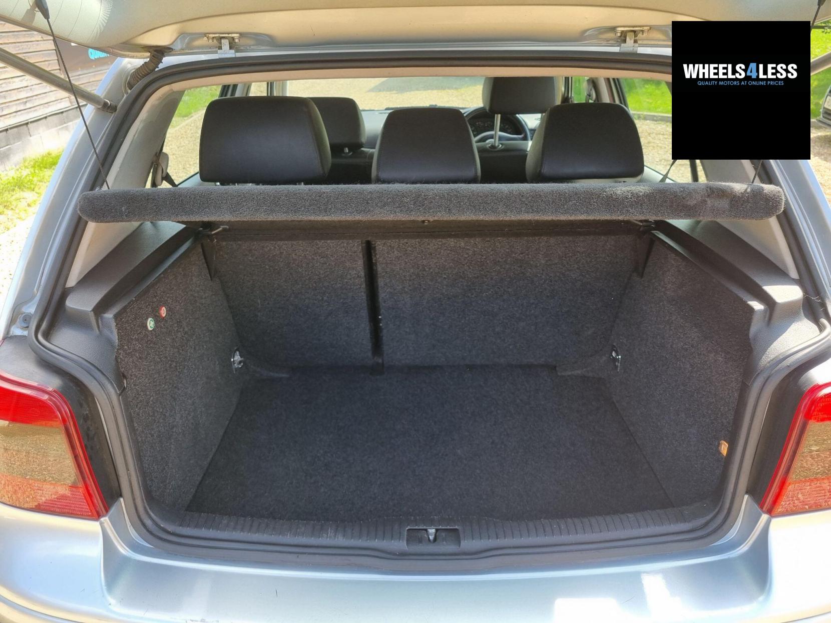 Volkswagen Golf 2.3 VR5 5dr