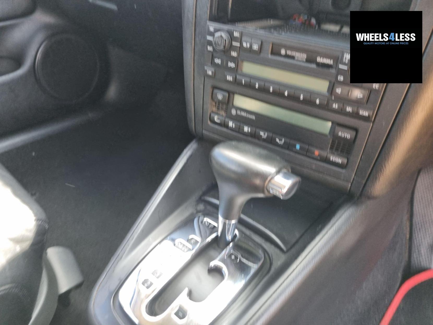 Volkswagen Golf 2.3 VR5 5dr