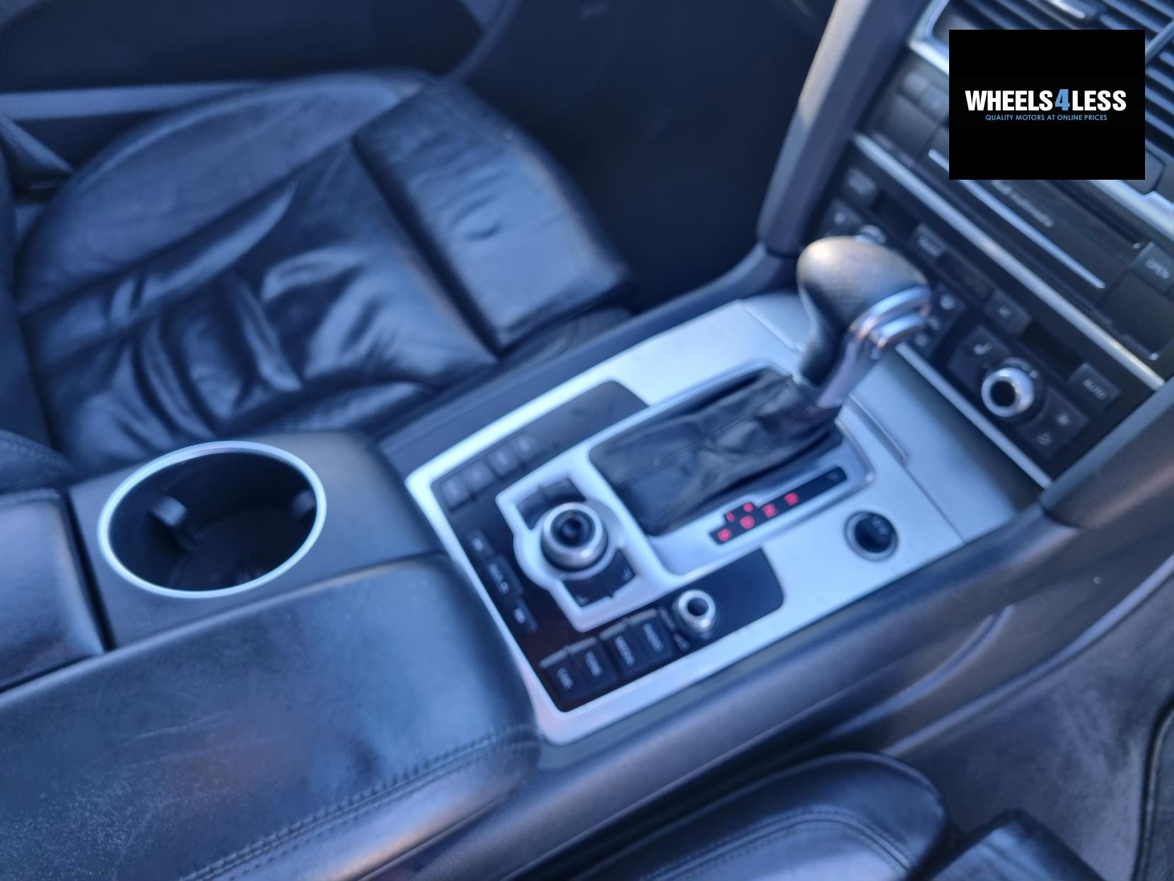 Audi Q7 3.0 TDI V6 S line Plus SUV 5dr Diesel Tiptronic quattro Euro 5 (s/s) (245 ps)