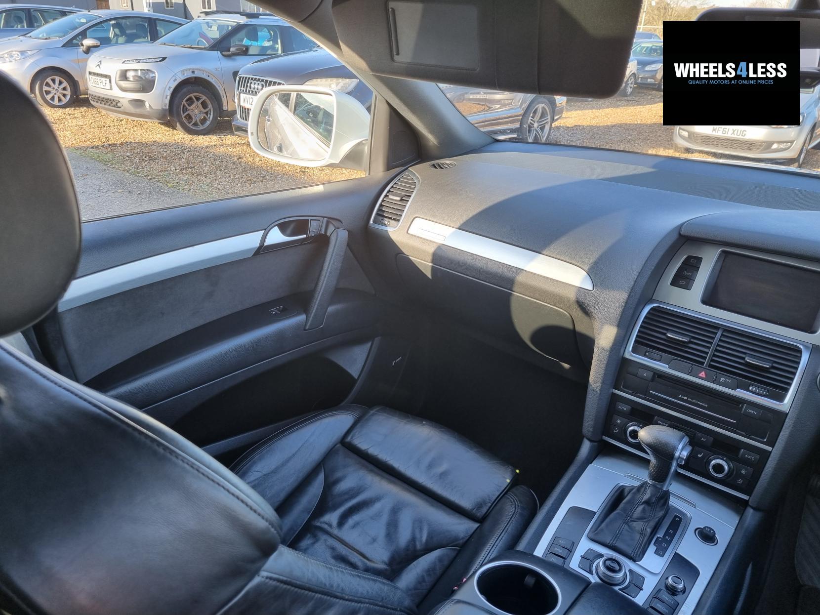 Audi Q7 3.0 TDI V6 S line Plus SUV 5dr Diesel Tiptronic quattro Euro 5 (s/s) (245 ps)