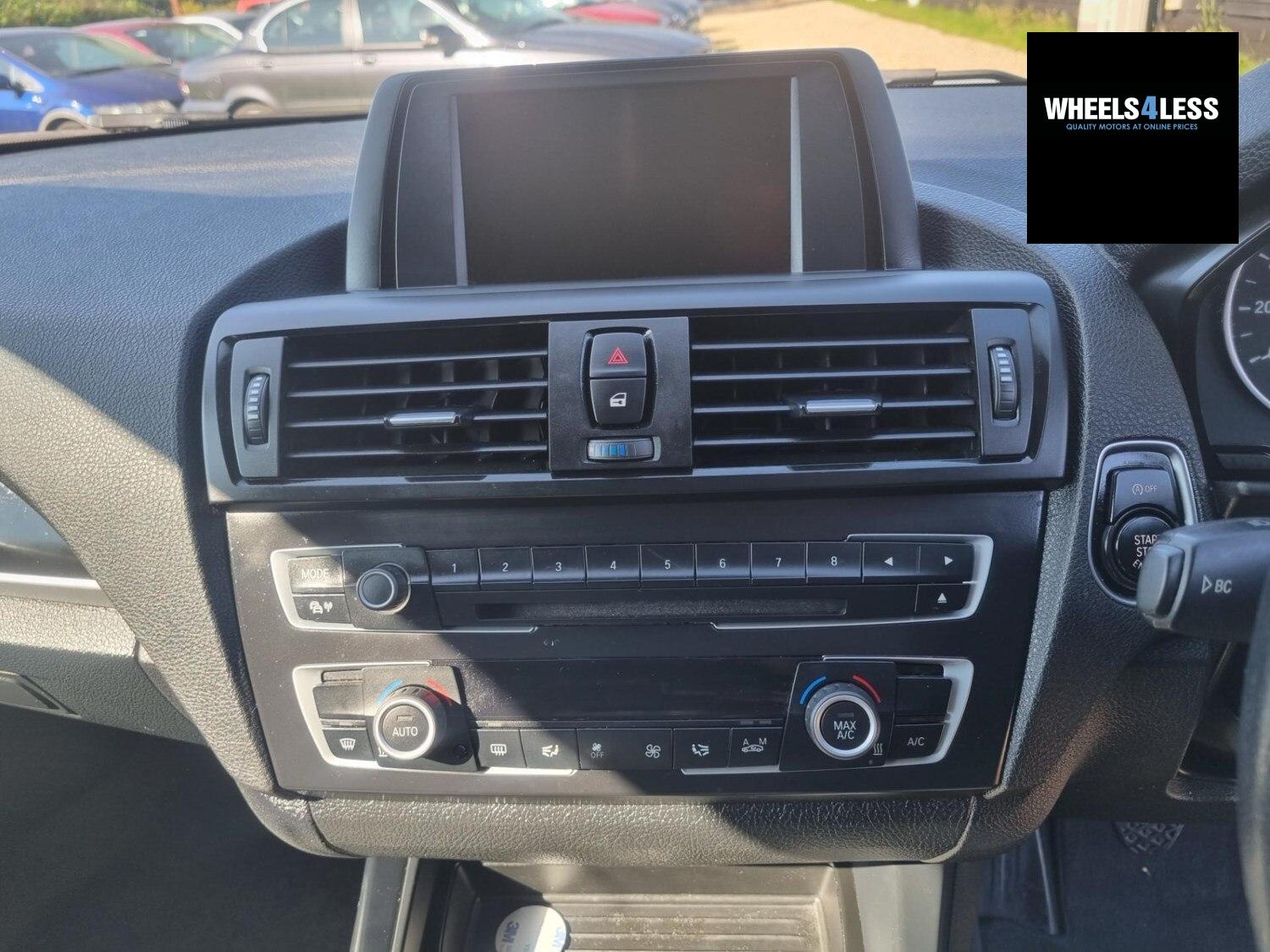 BMW 1 SERIES 118i Urban 3dr