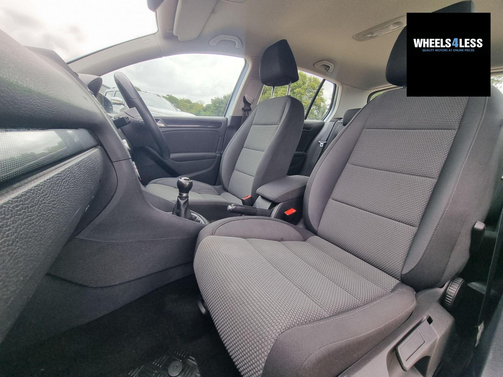 Volkswagen Golf 1.6 TDI Match Euro 5 5dr