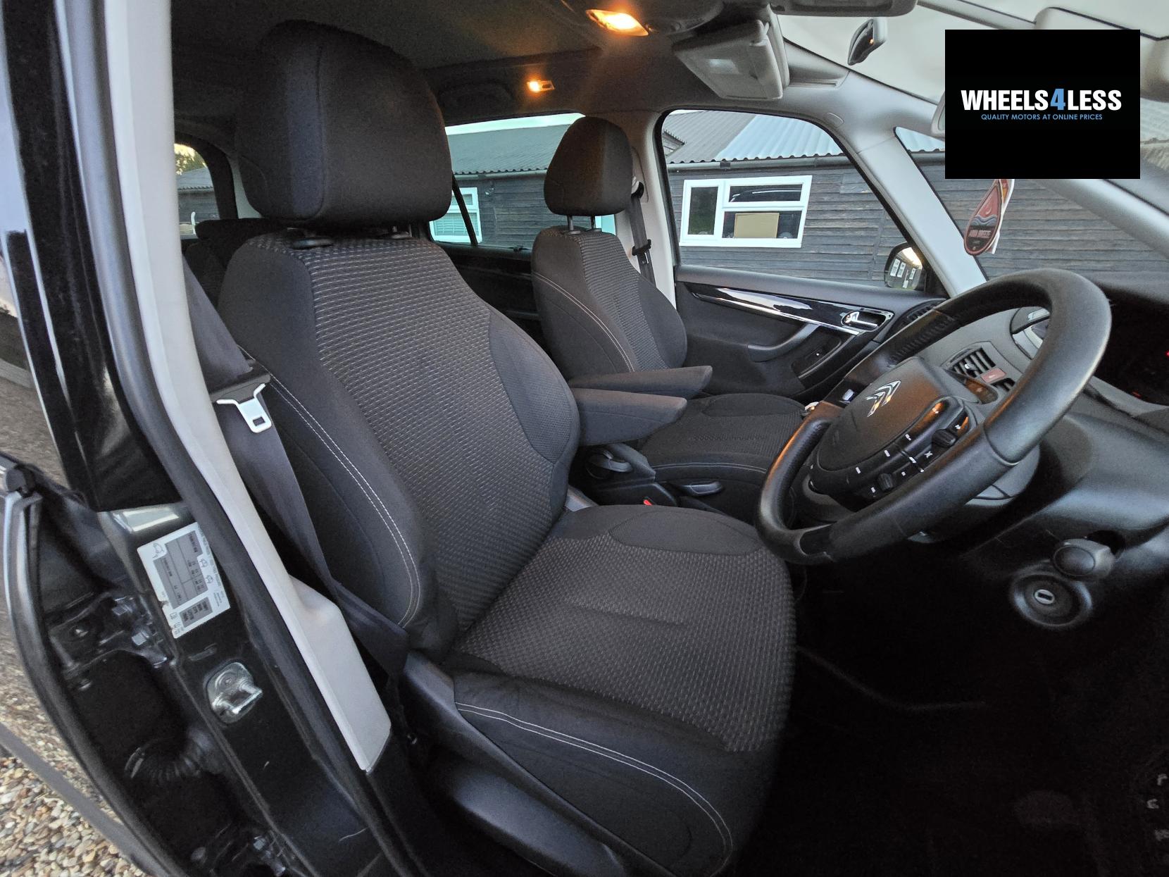 Citroen Grand C4 Picasso 1.6 HDi Platinum MPV 5dr Diesel Manual Euro 5 (110 ps)