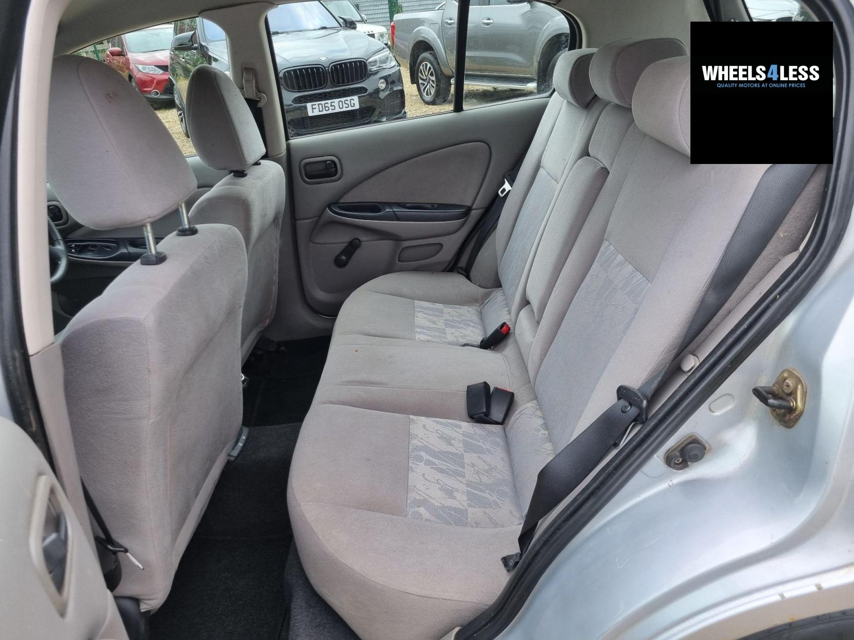 Nissan Almera 1.5 S 5dr