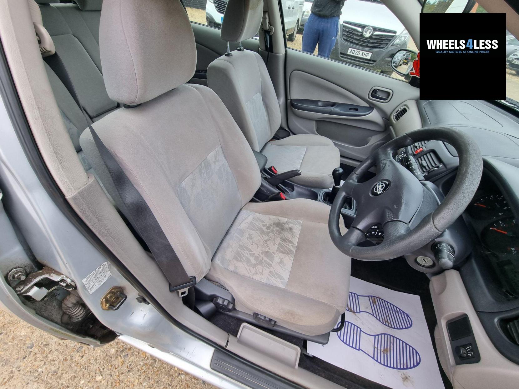 Nissan Almera 1.5 S 5dr