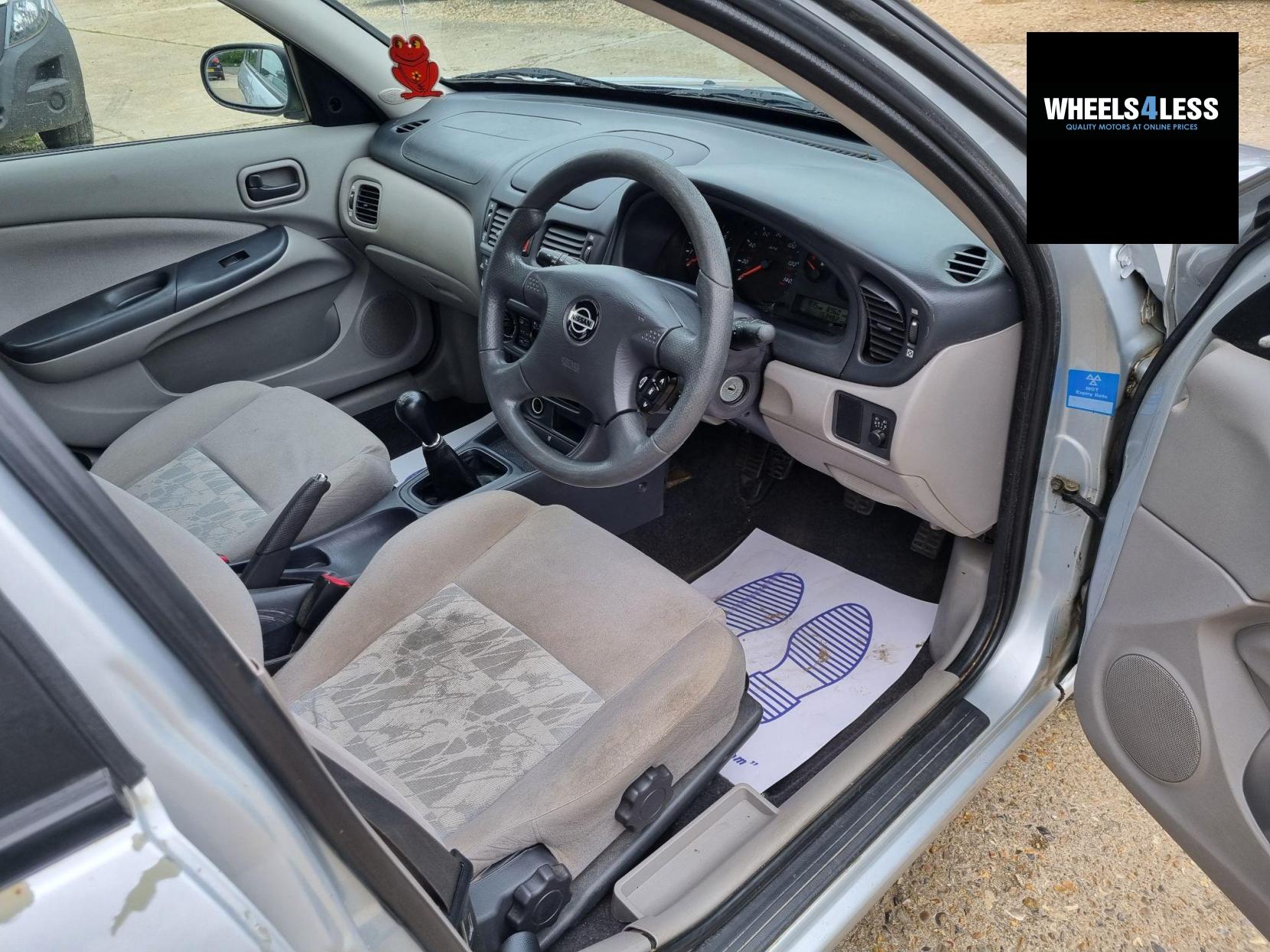 Nissan Almera 1.5 S 5dr