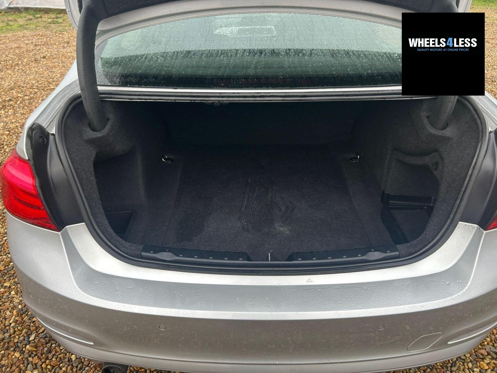 BMW 3 Series 1.5 318i SE Euro 6 (s/s) 4dr