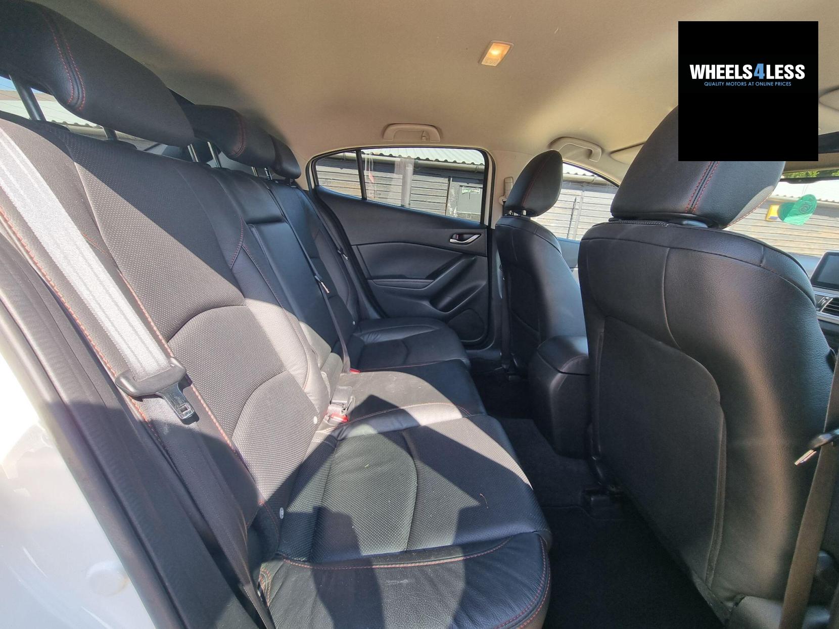 Mazda Mazda3 2.0 SKYACTIV-G Sport Nav Euro 5 (s/s) 5dr