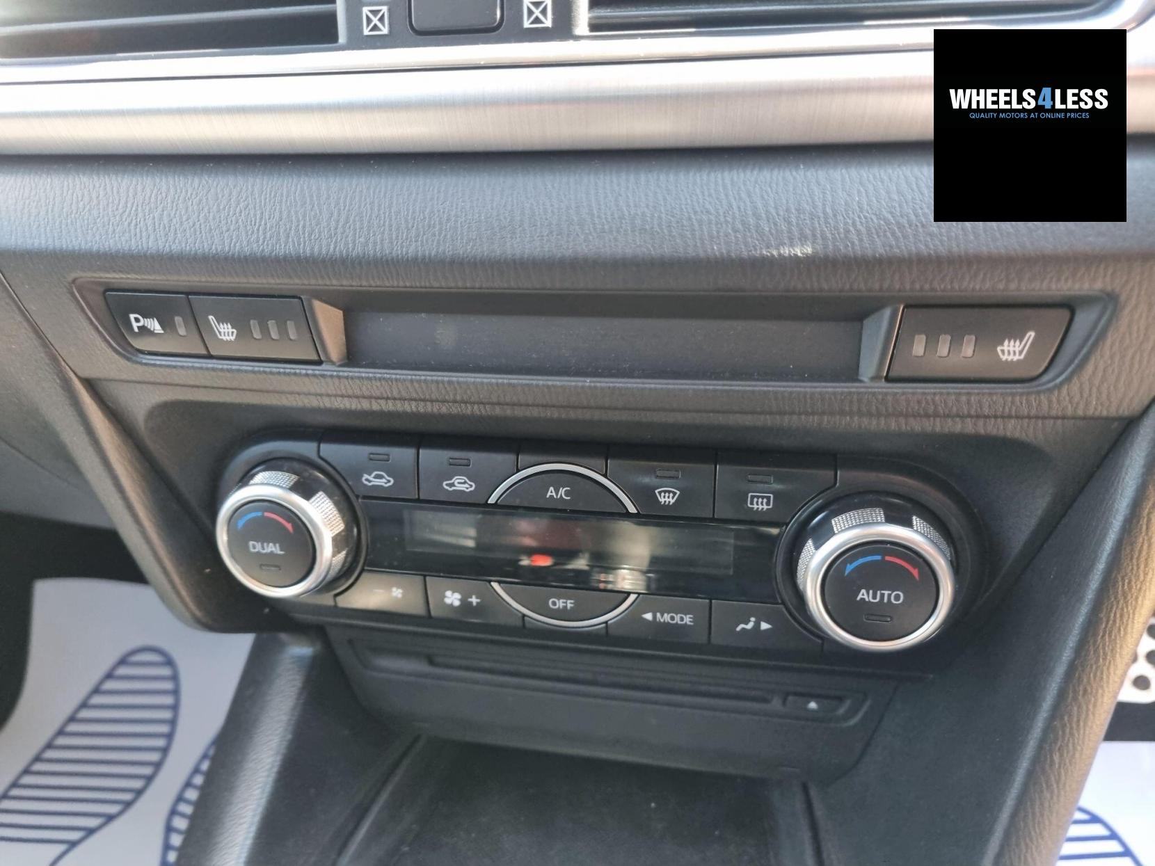 Mazda Mazda3 2.0 SKYACTIV-G Sport Nav Euro 5 (s/s) 5dr